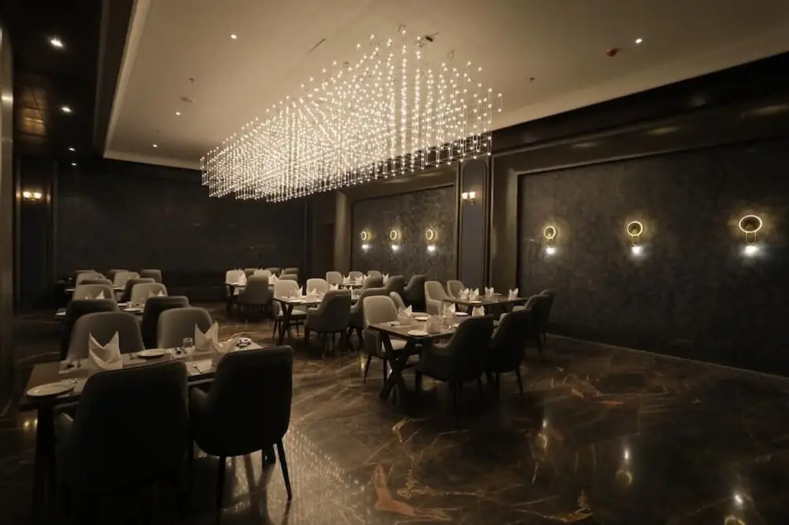 Classic Sapphire Ananta Bundi