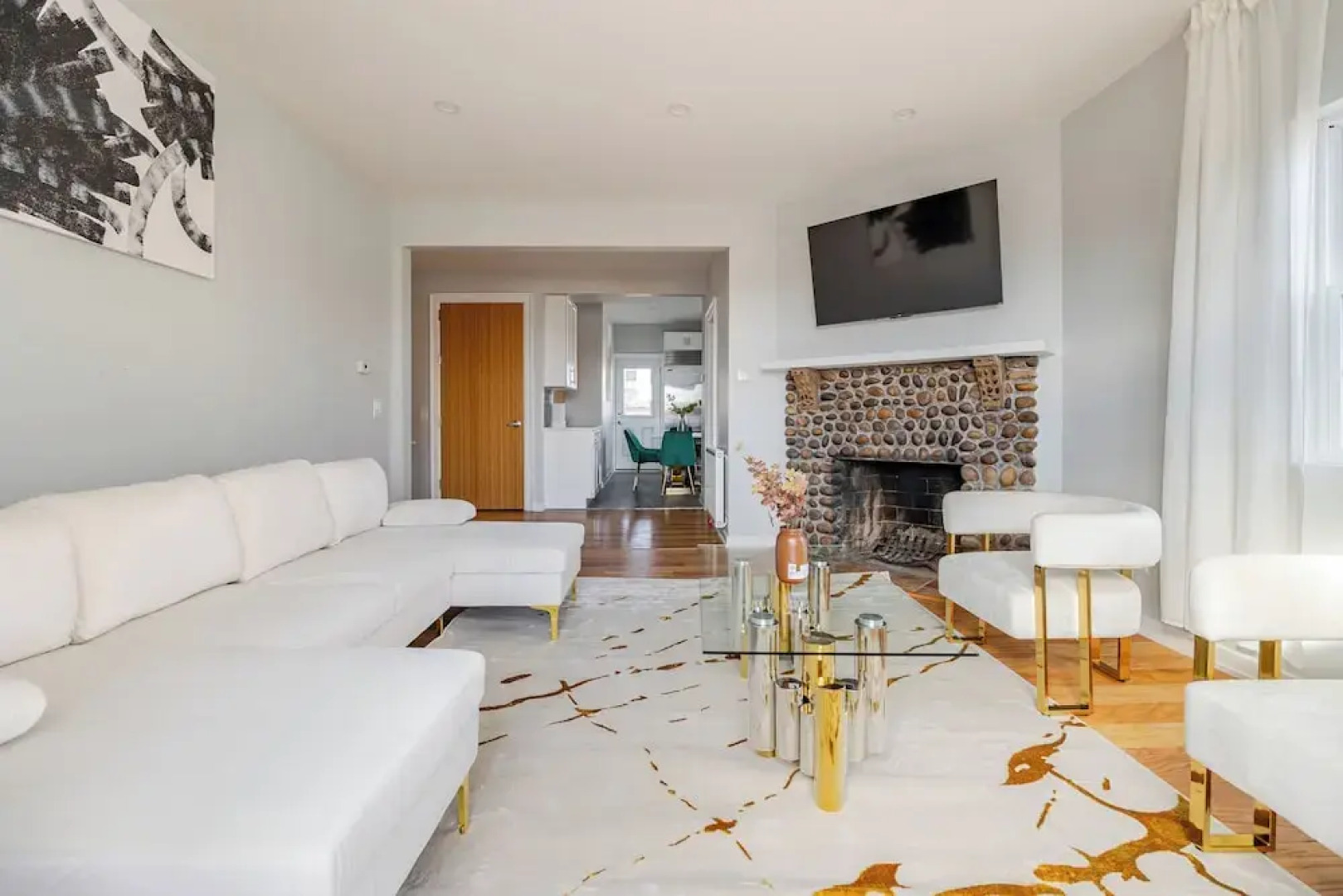 Prime Luxury with Balcony Wood Fireplace