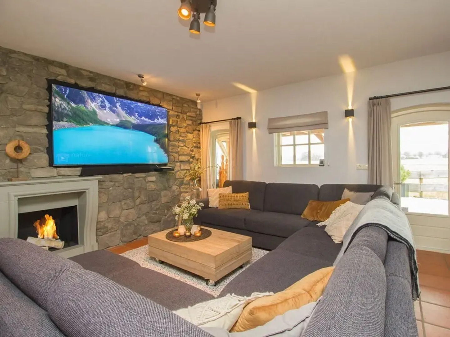 Beautiful Holiday Farm in Holten With hot tub and Sauna