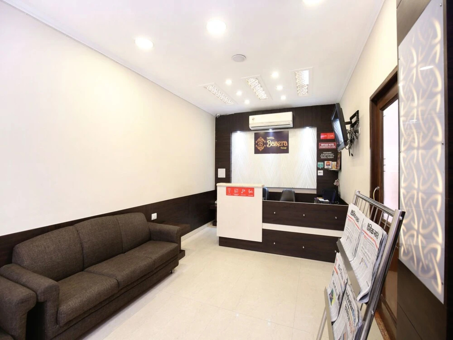 OYO 1044 Hotel Basera Vintage