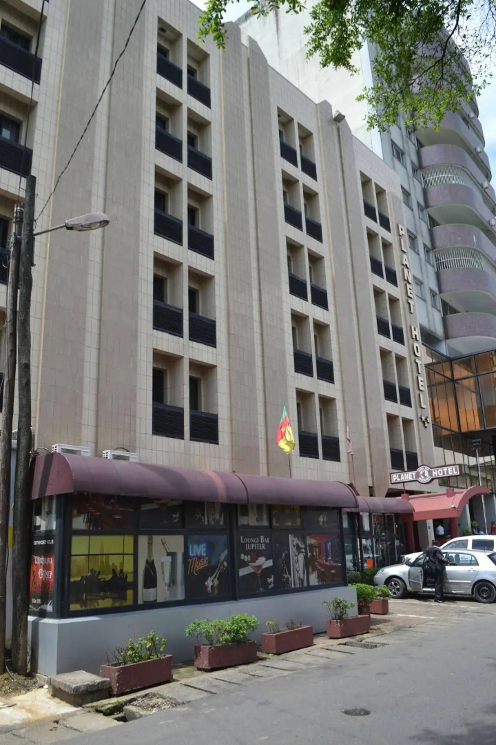 Planet Hotel