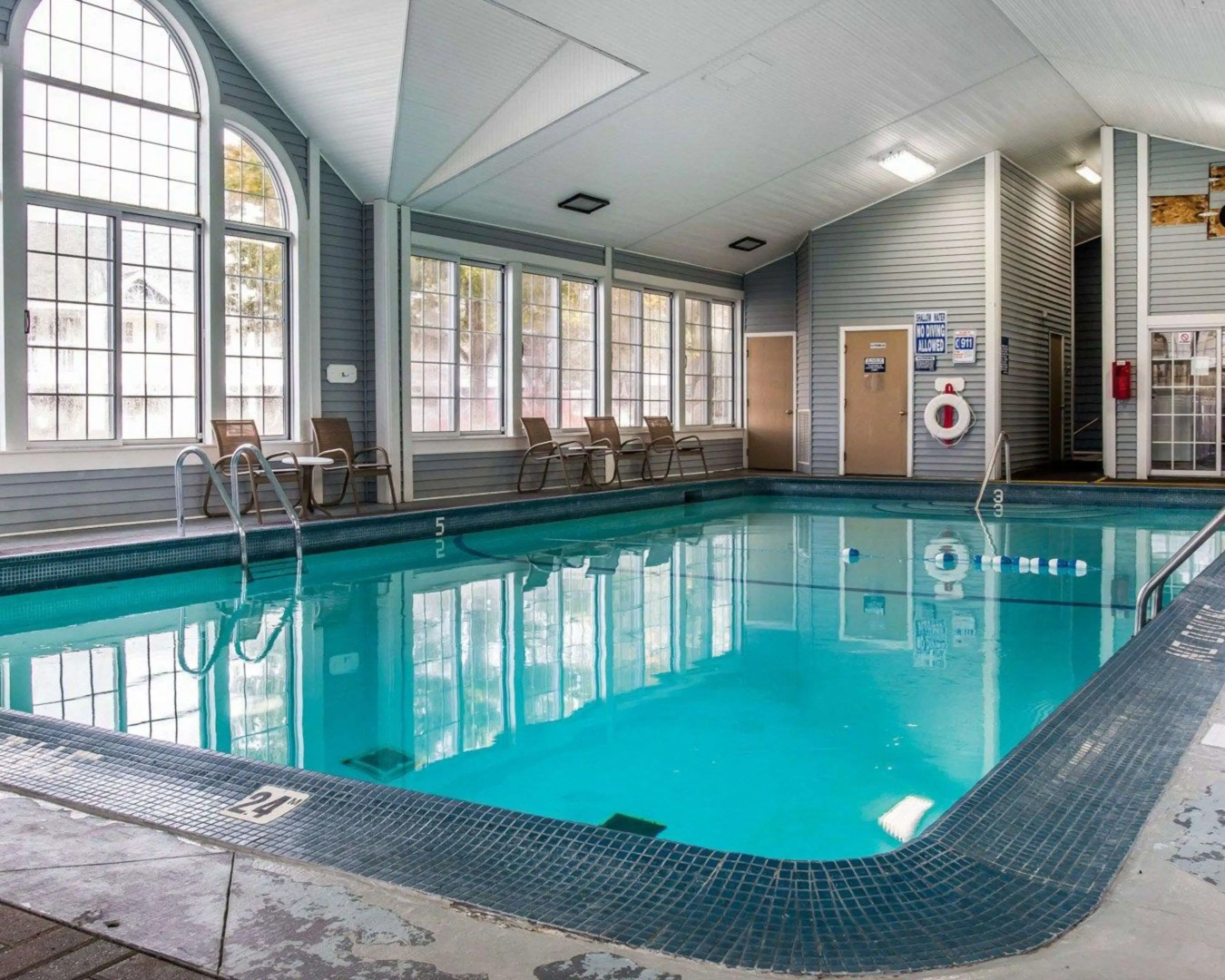 Clarion Hotel Mackinaw City Beachfront