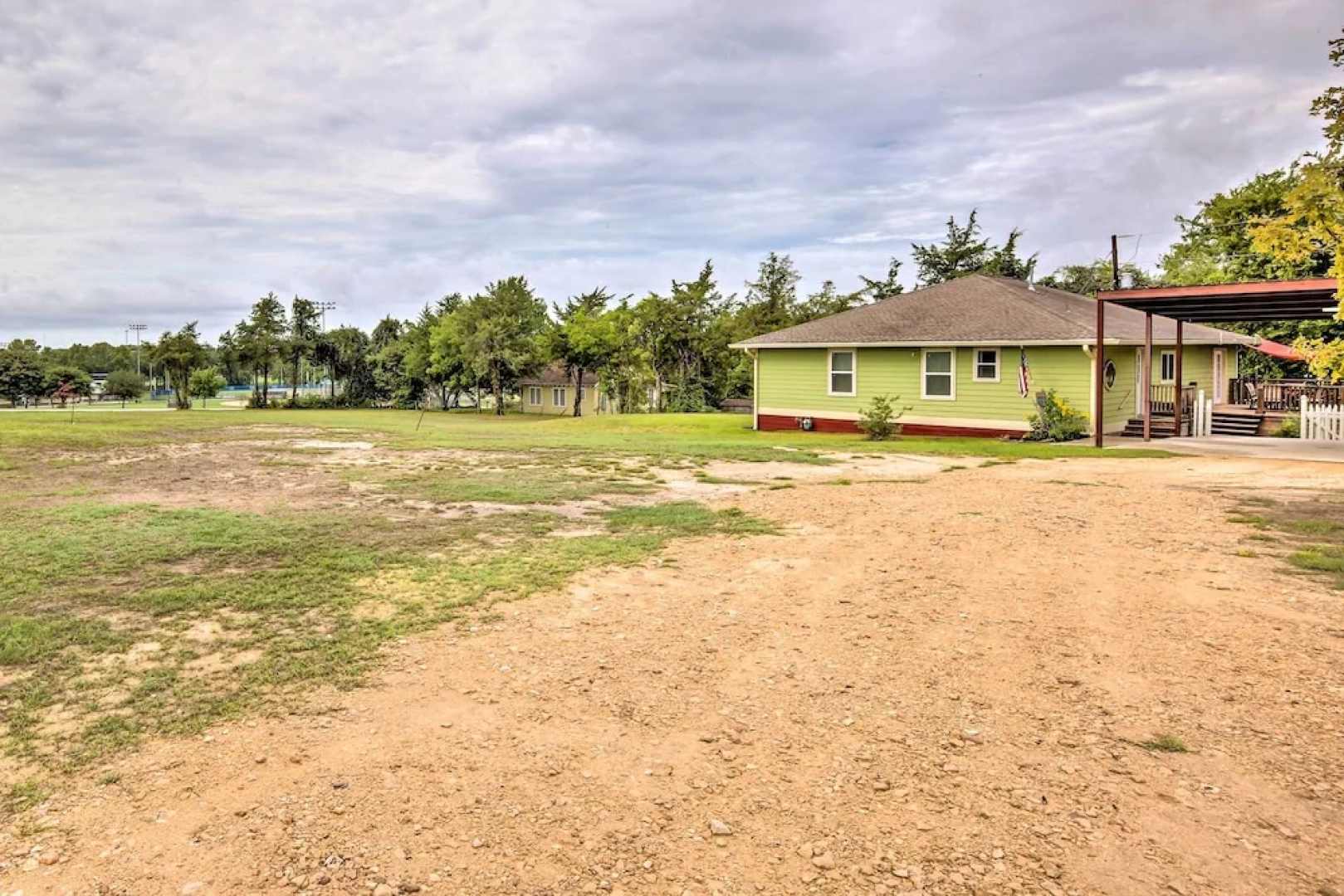 'the Gathering Place' Brenham Home on 6 Acres