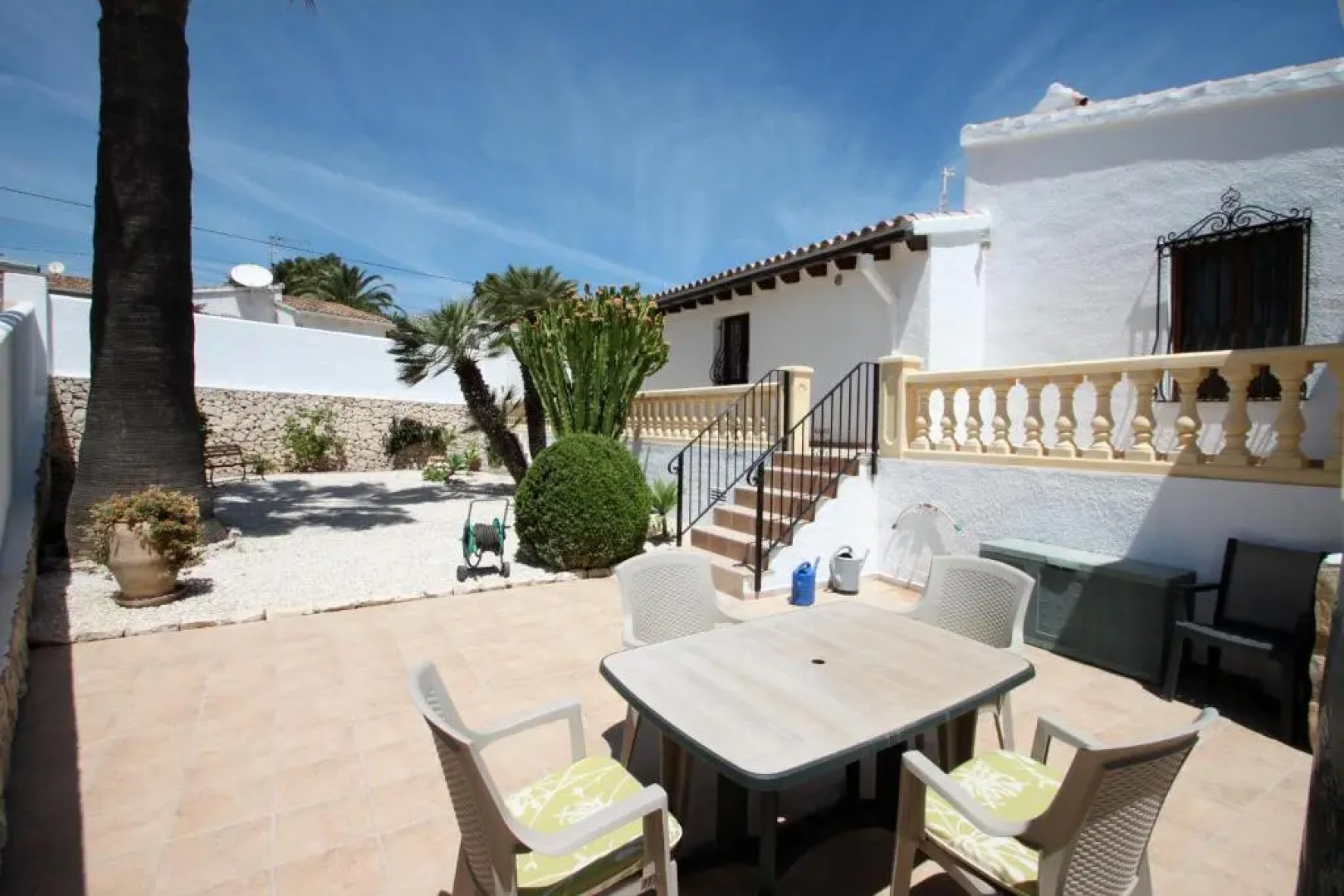 Golondrina - panoramic hillside holiday house in Moraira