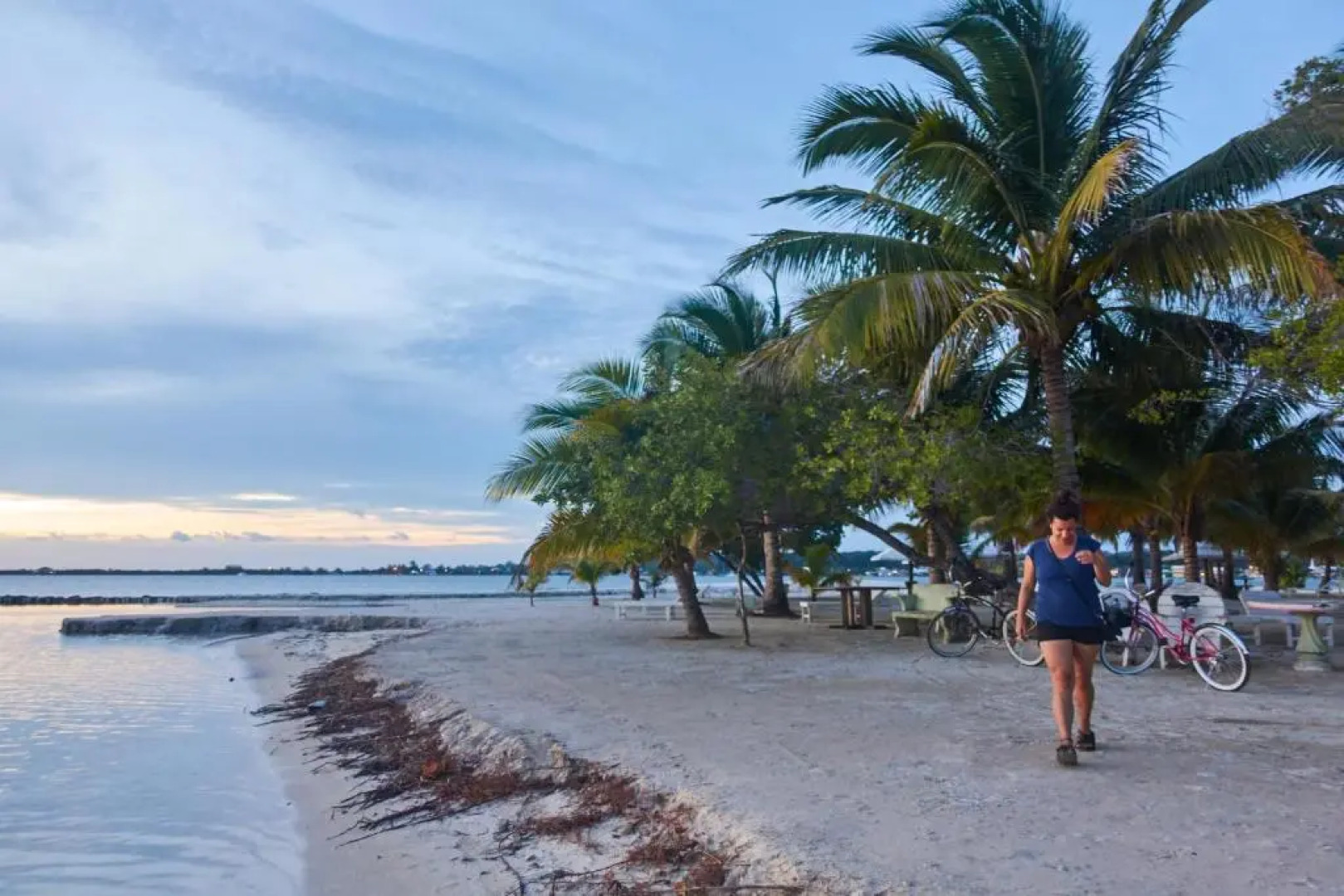 Sea Eye Hotel - Tropical Building