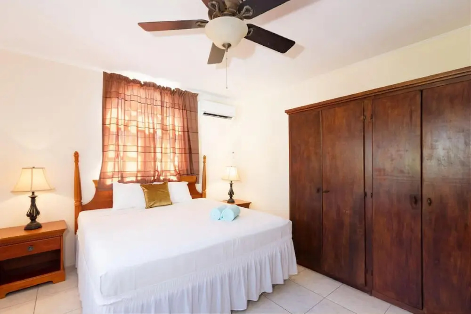 Beautiful 3br2 5BA Villa w Pool Close 2 Baby Beach