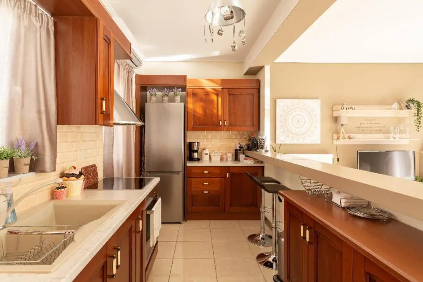 MiLo Luxury House -Free Airport pick up-10min drive