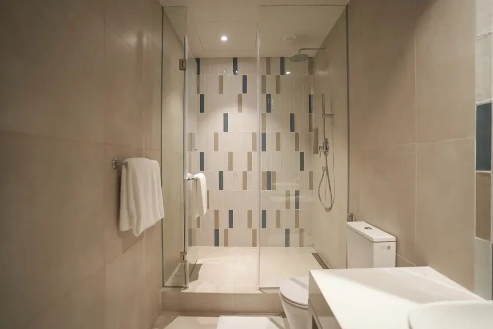 SeSaya Poshtel & Bistro - Colombo's Newest and Finest Poshtel Dorms and Rooms