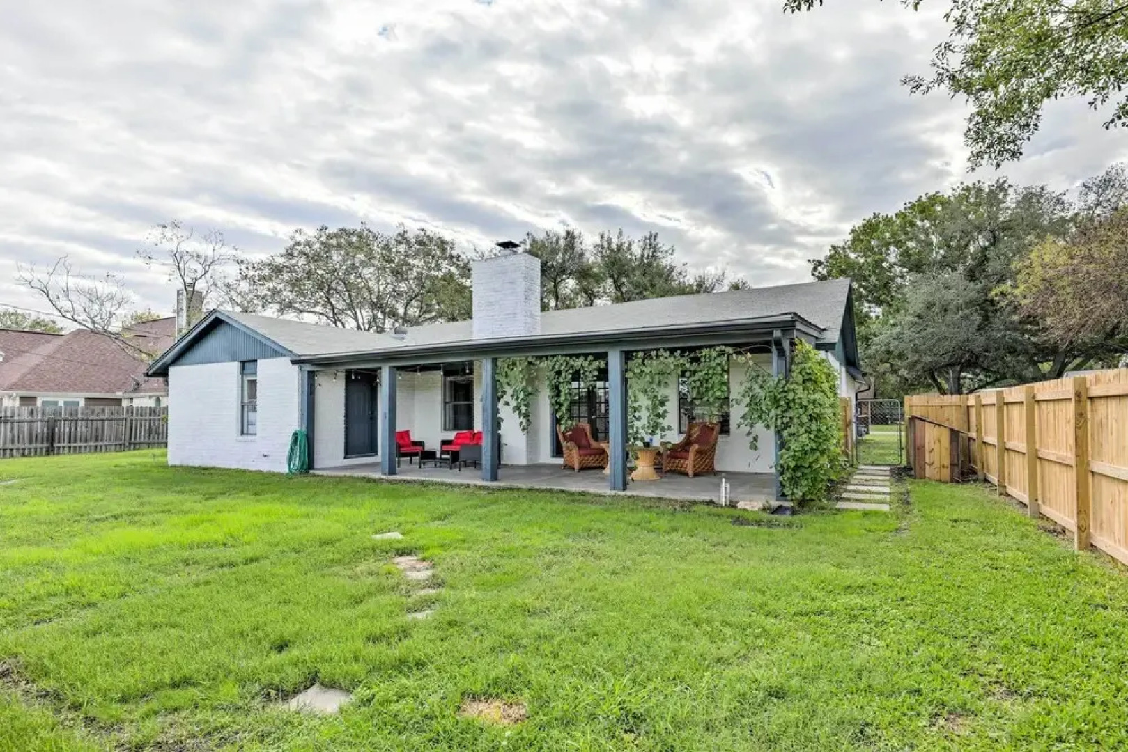 Pet-friendly Lockhart Home w/ Private Yard!