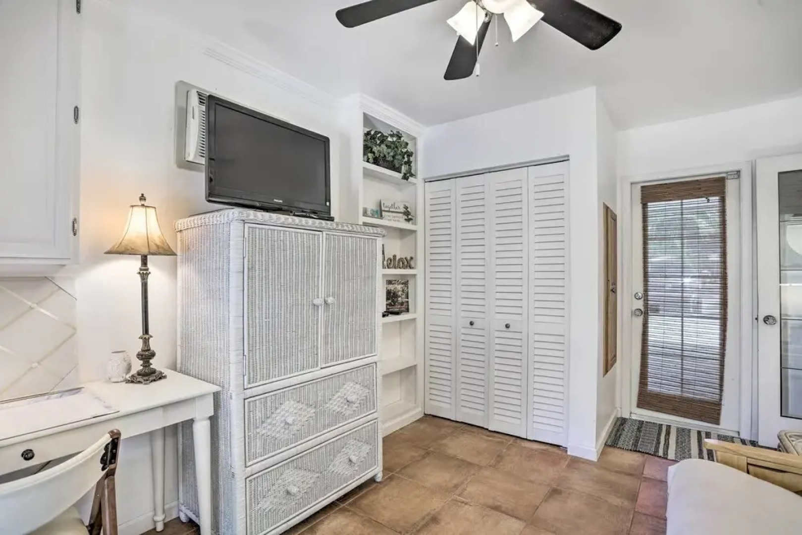 Vibrant Stuart Getaway w/ Private Hot Tub!