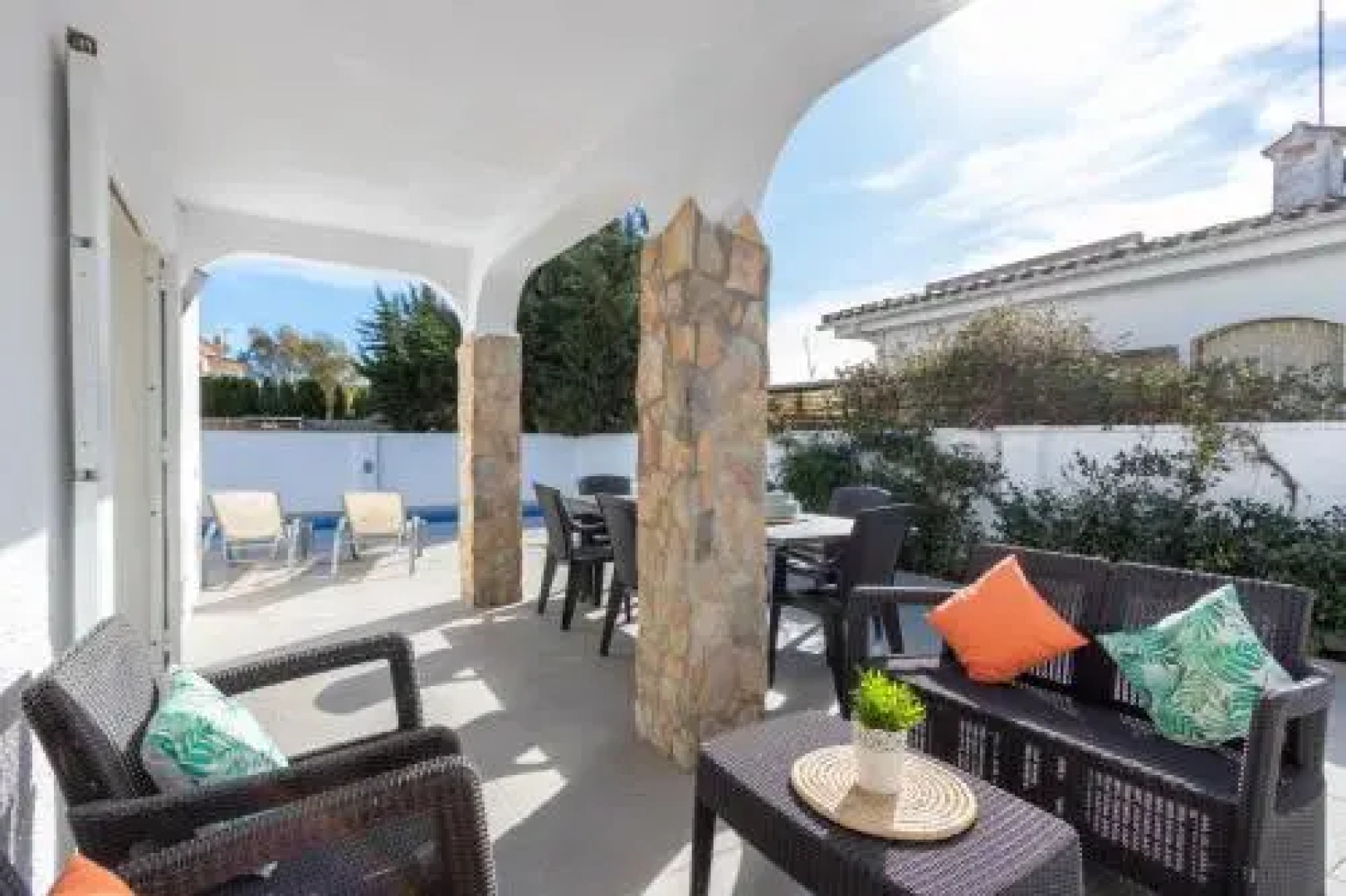 Empurialola Casa con pisina Carmanço