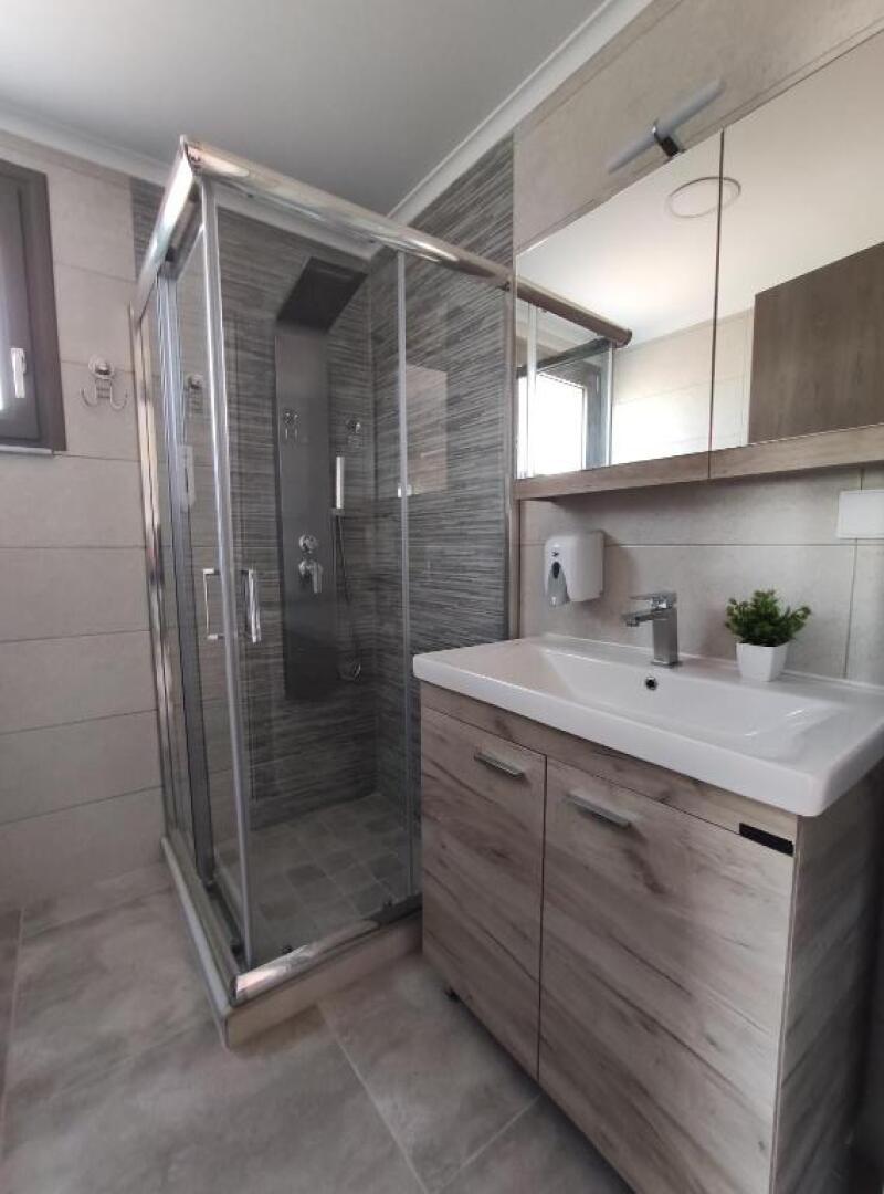 Wish sea and mountain view