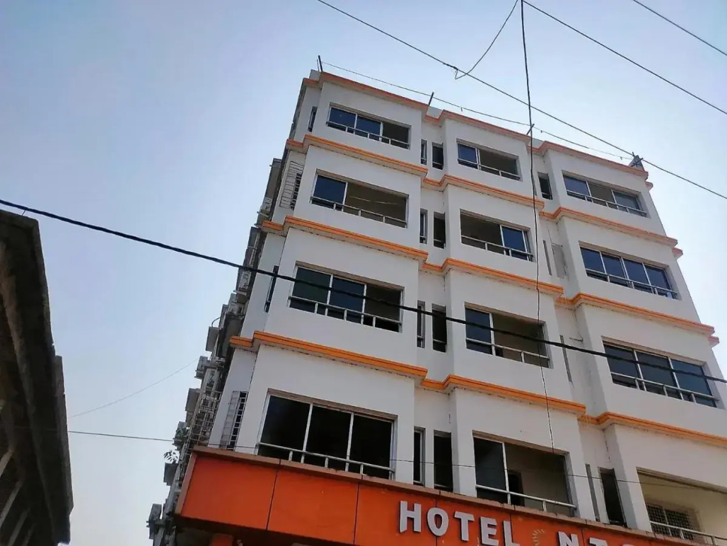 STAYMAKER Chakra Nayan Tara Sonu Inn