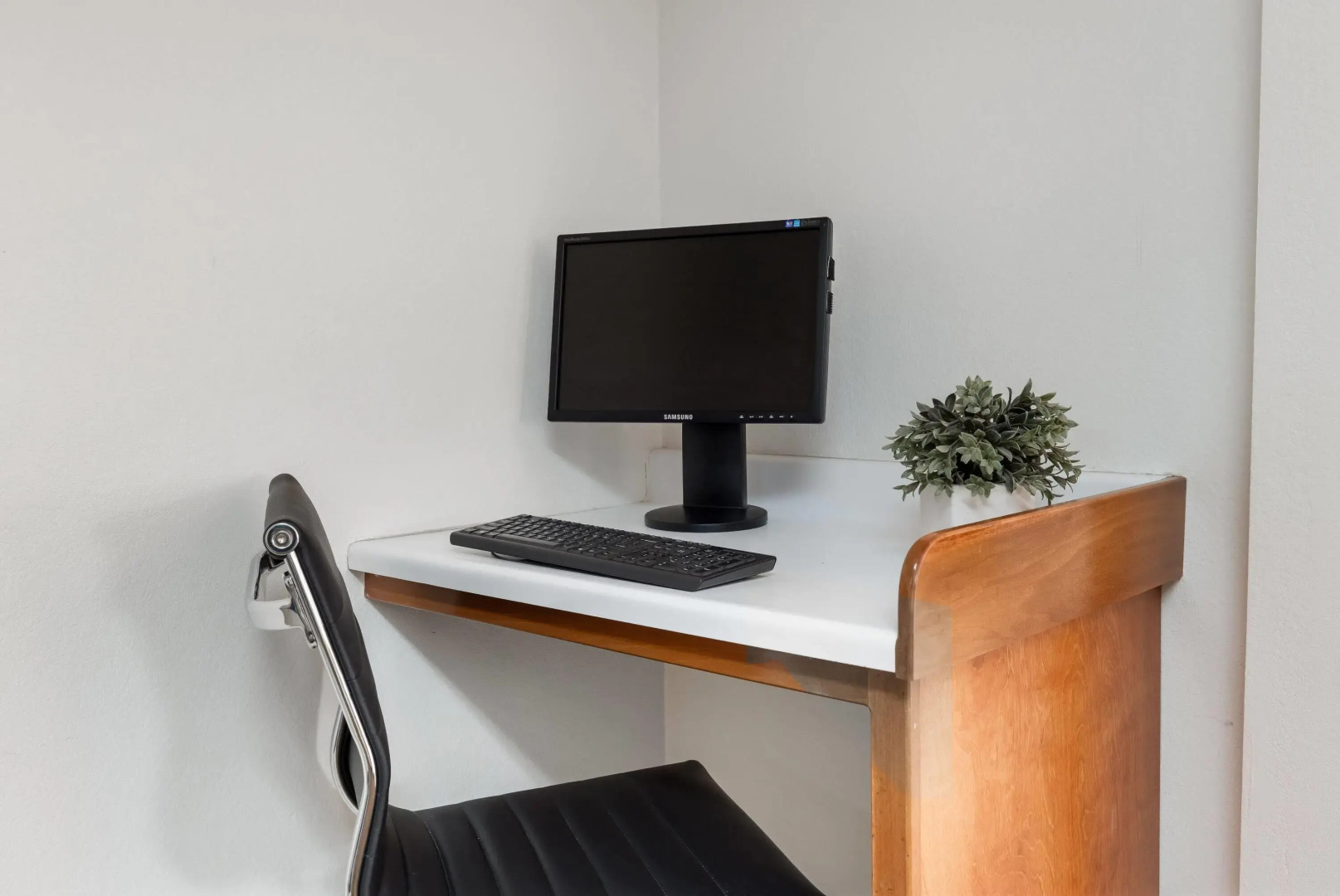 Howard Johnson Hotel & Suites by Wyndham Oacoma