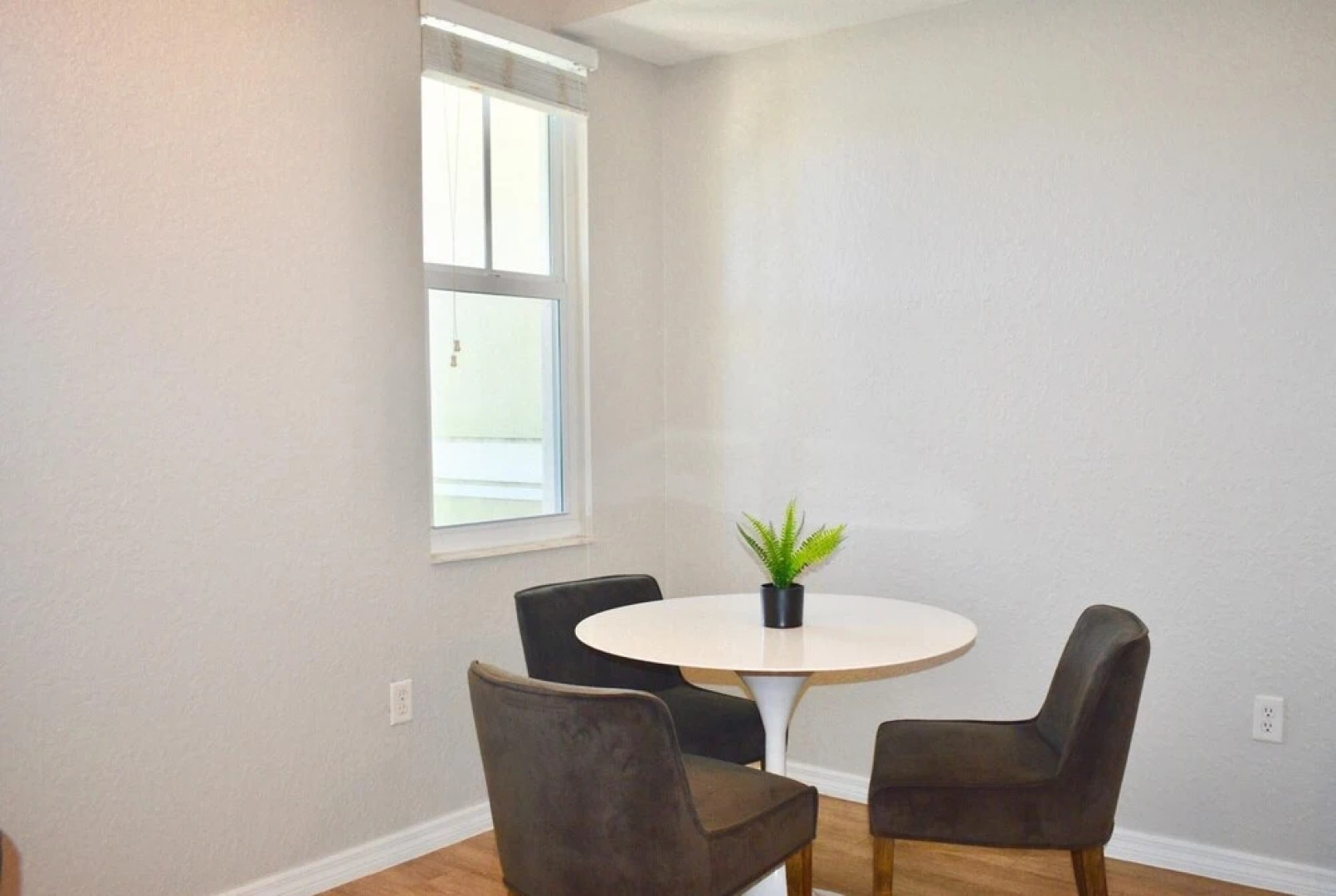 Landing Modern Apartment With Amazing Amenities Id5223