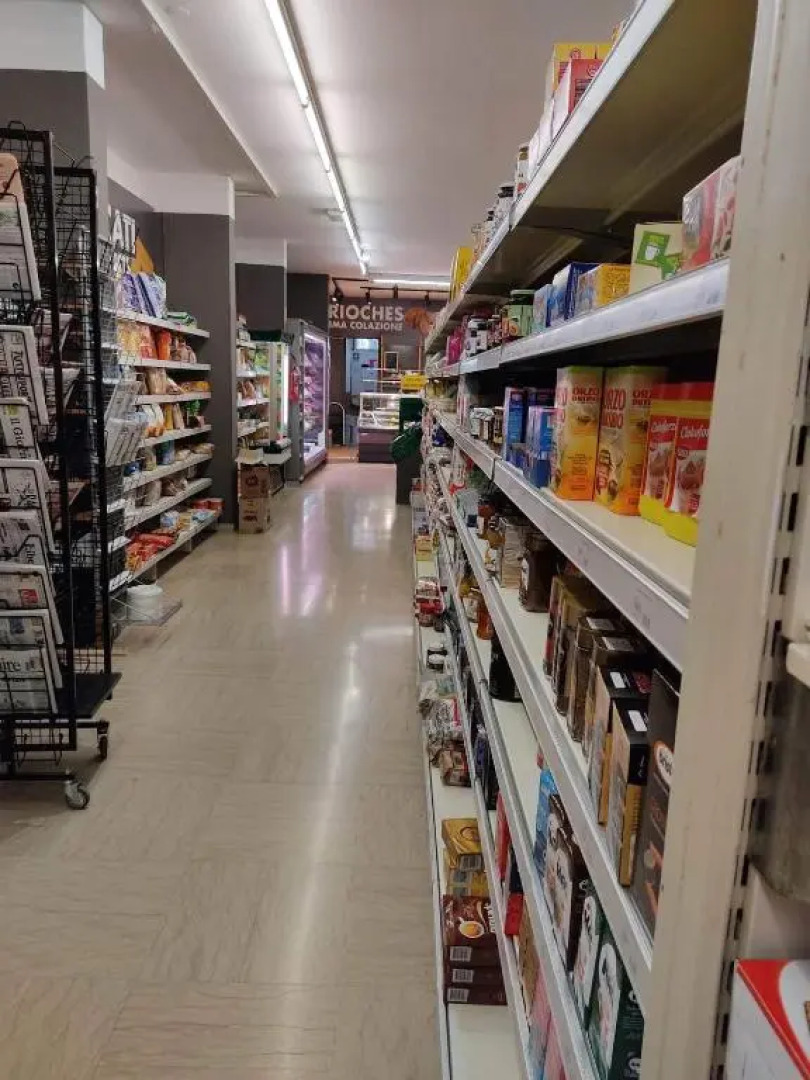 Signora Ruth - Aprilia Residence