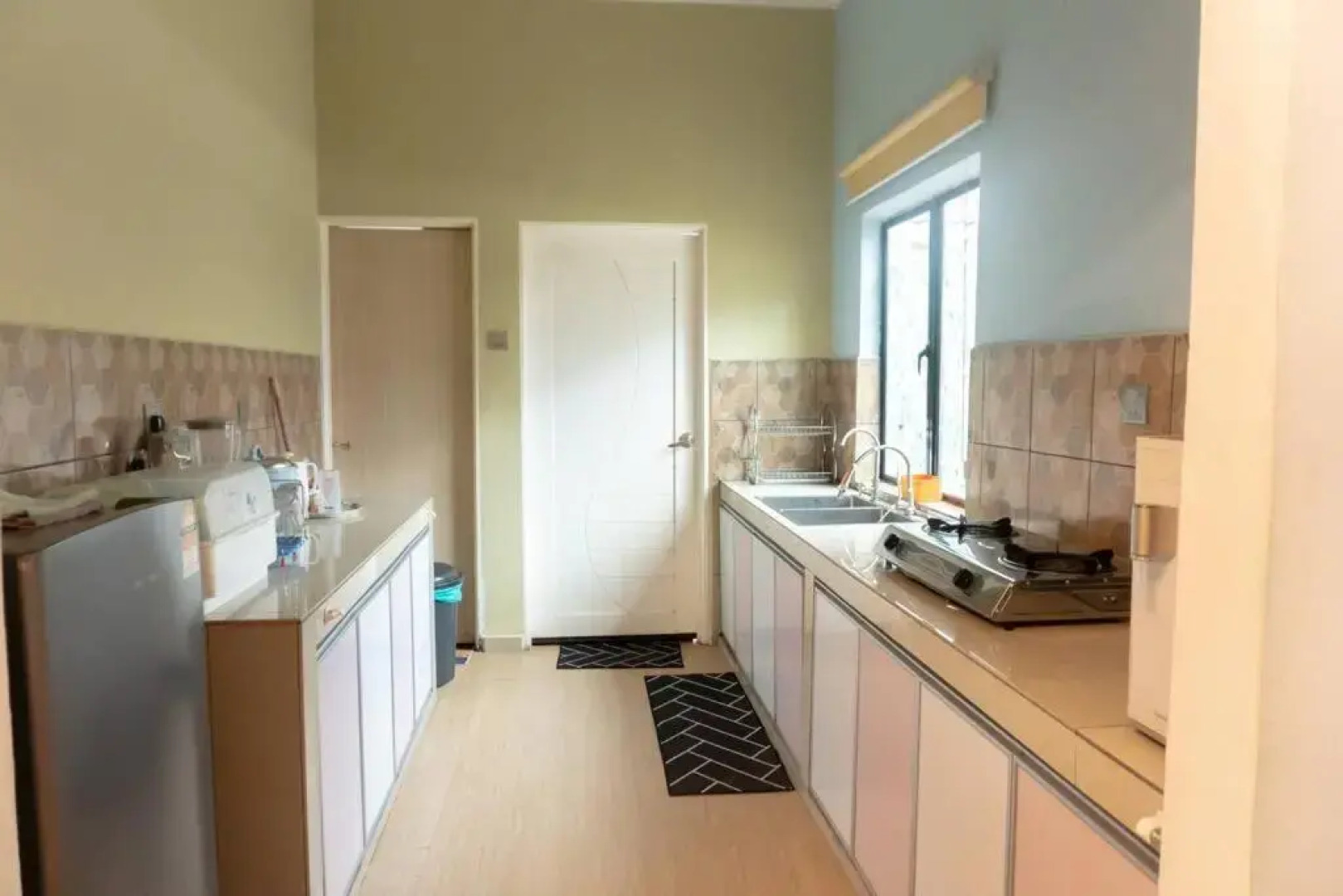 2 Storey Semi-D Homestay Nilai and KLIA, F1 Sepang with Pool