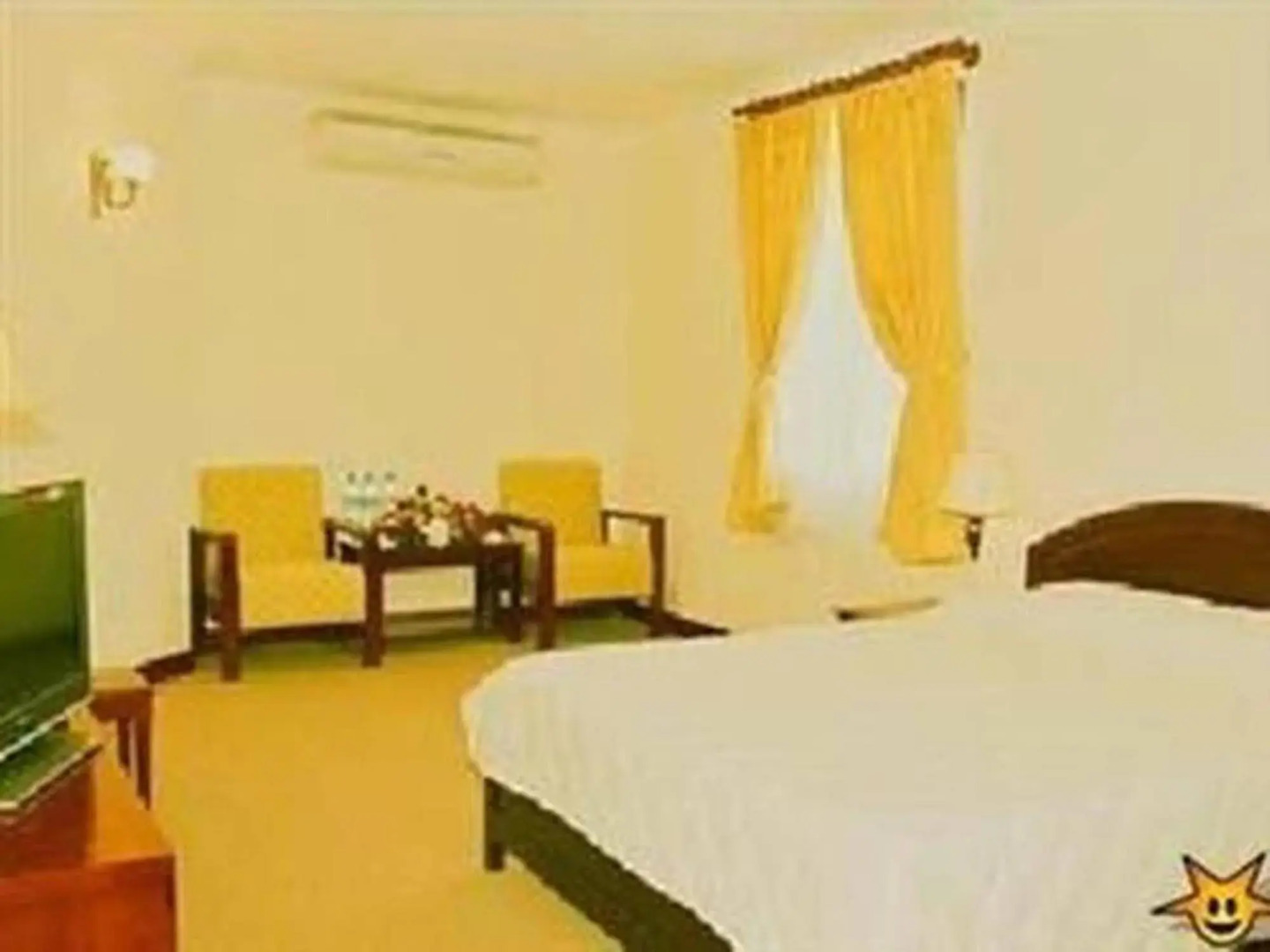 Nha Khach Tien Giang