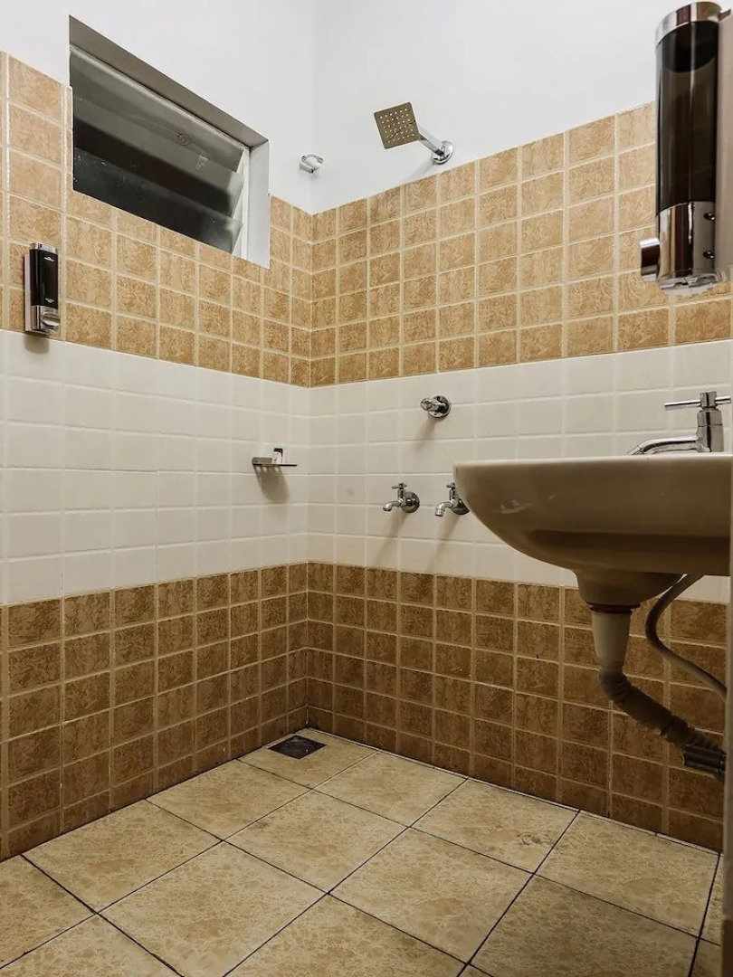 SilverKey Executive Stays 45762 Accadia Residency