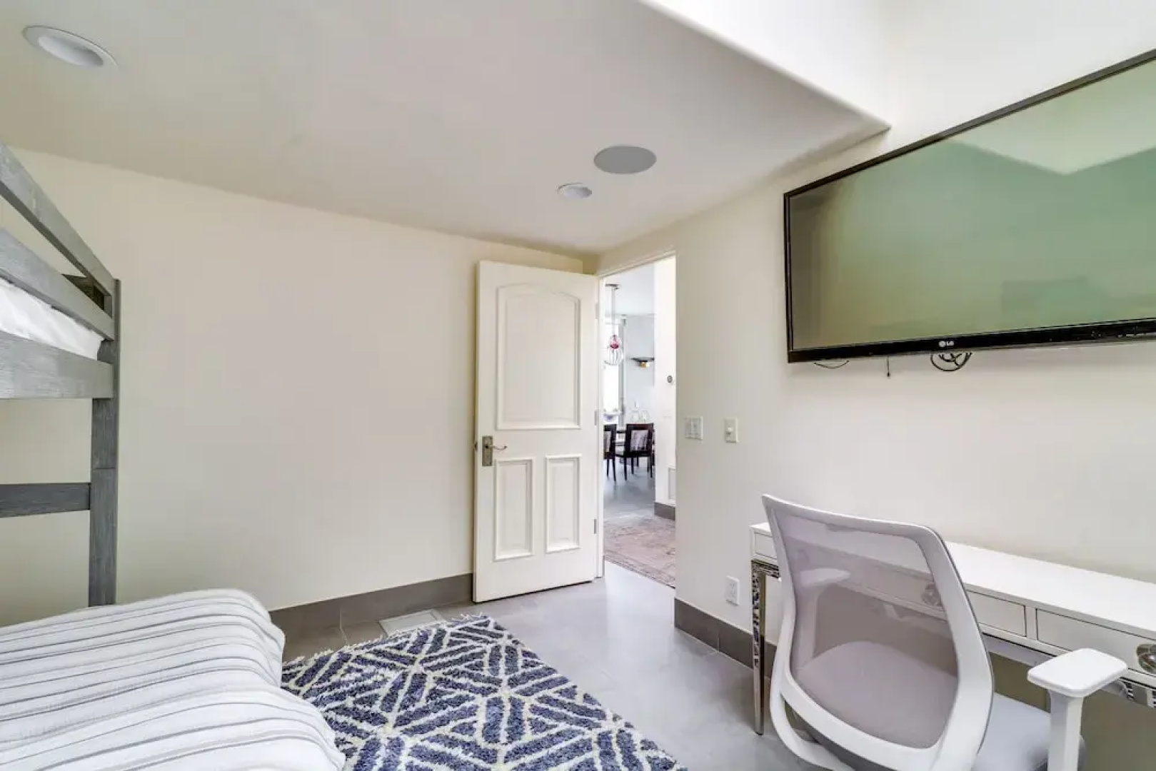 Oceanfront Apartment in Malibu w/ Beach Access!
