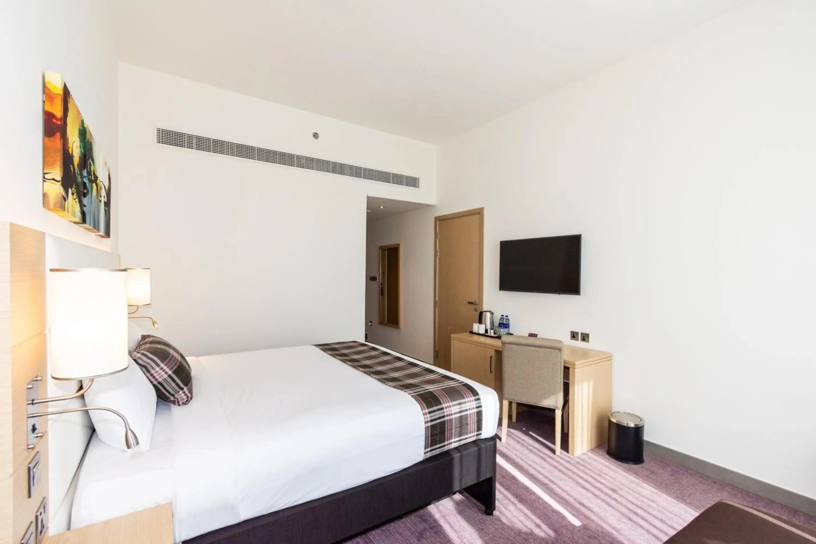 Отель Premier Inn Dubai Dragon Mart