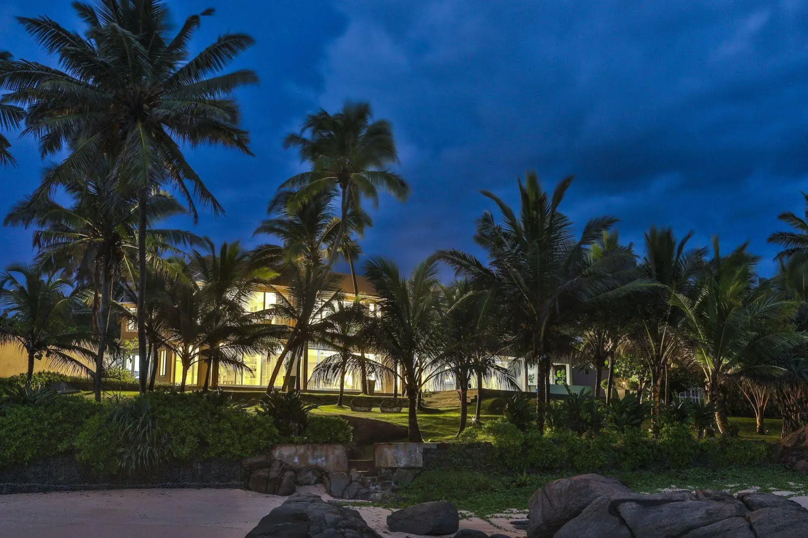 The Sandals By Edwards Collection