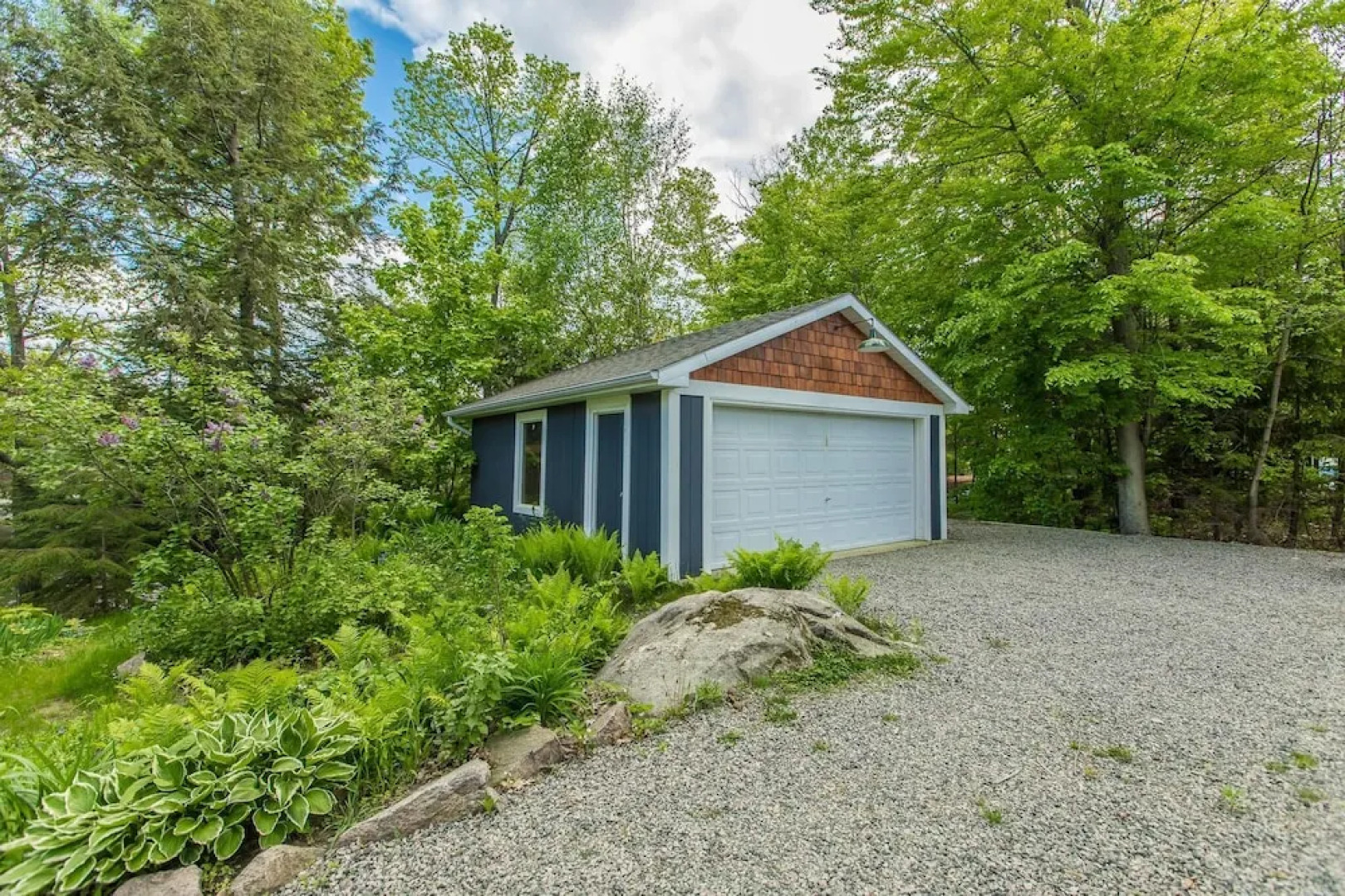 Daydreams Cottage~Beautiful 5 Bed 2 Bath Cottage on Brandy Lake