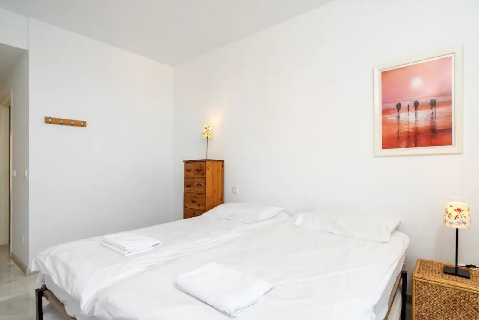 2BR  Apartment with Sea View, Gym and Pool Ref 129