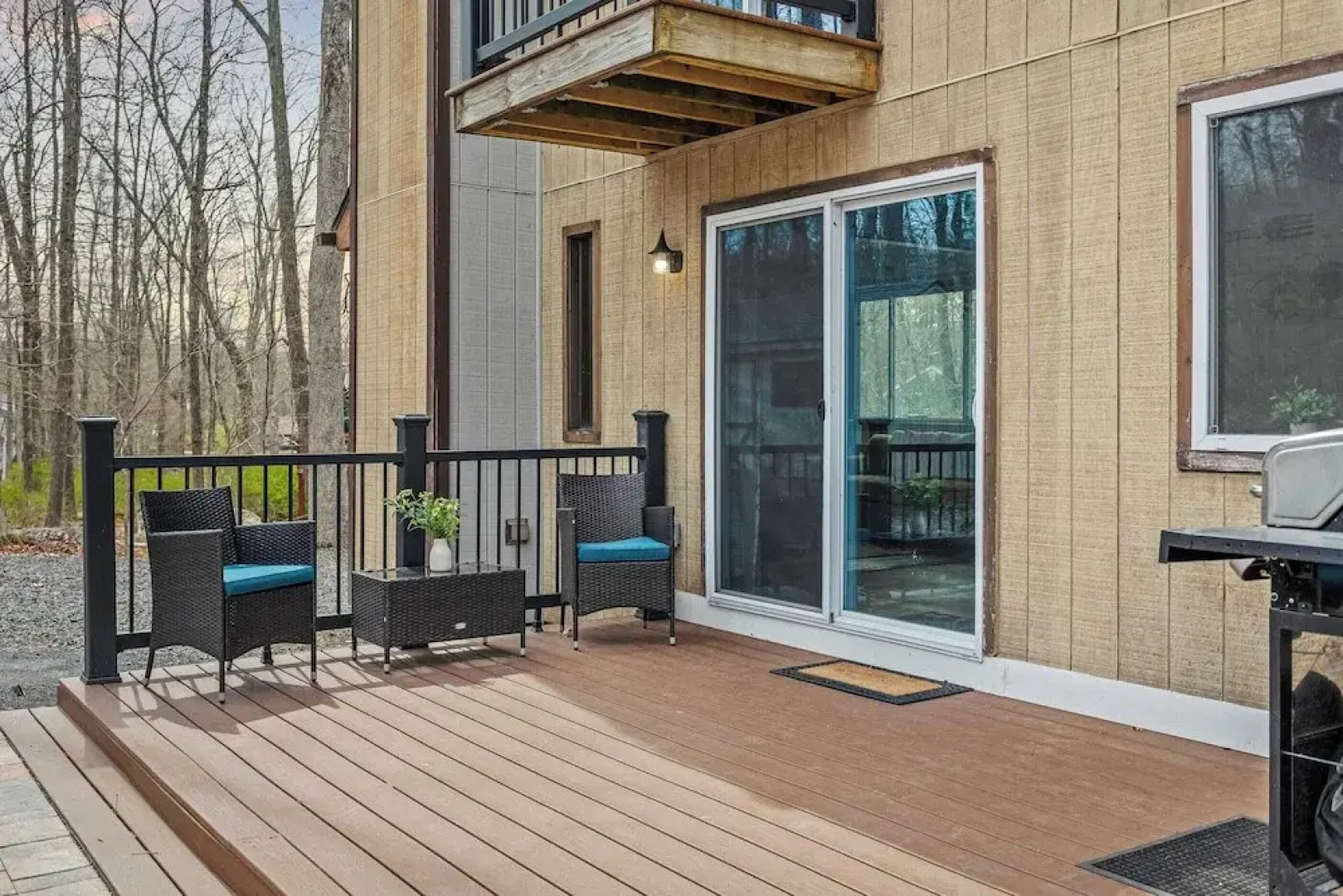 Stylish Renovated Home Open Layout, Coffee Bar + Near Hiking & Waterfalls