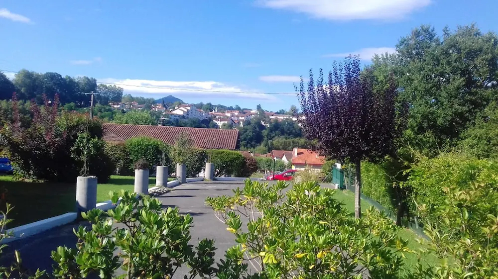 Studio in Cambo-les-bains, With Wonderful Mountain View, Enclosed Garden and Wifi - 20 km From the Beach