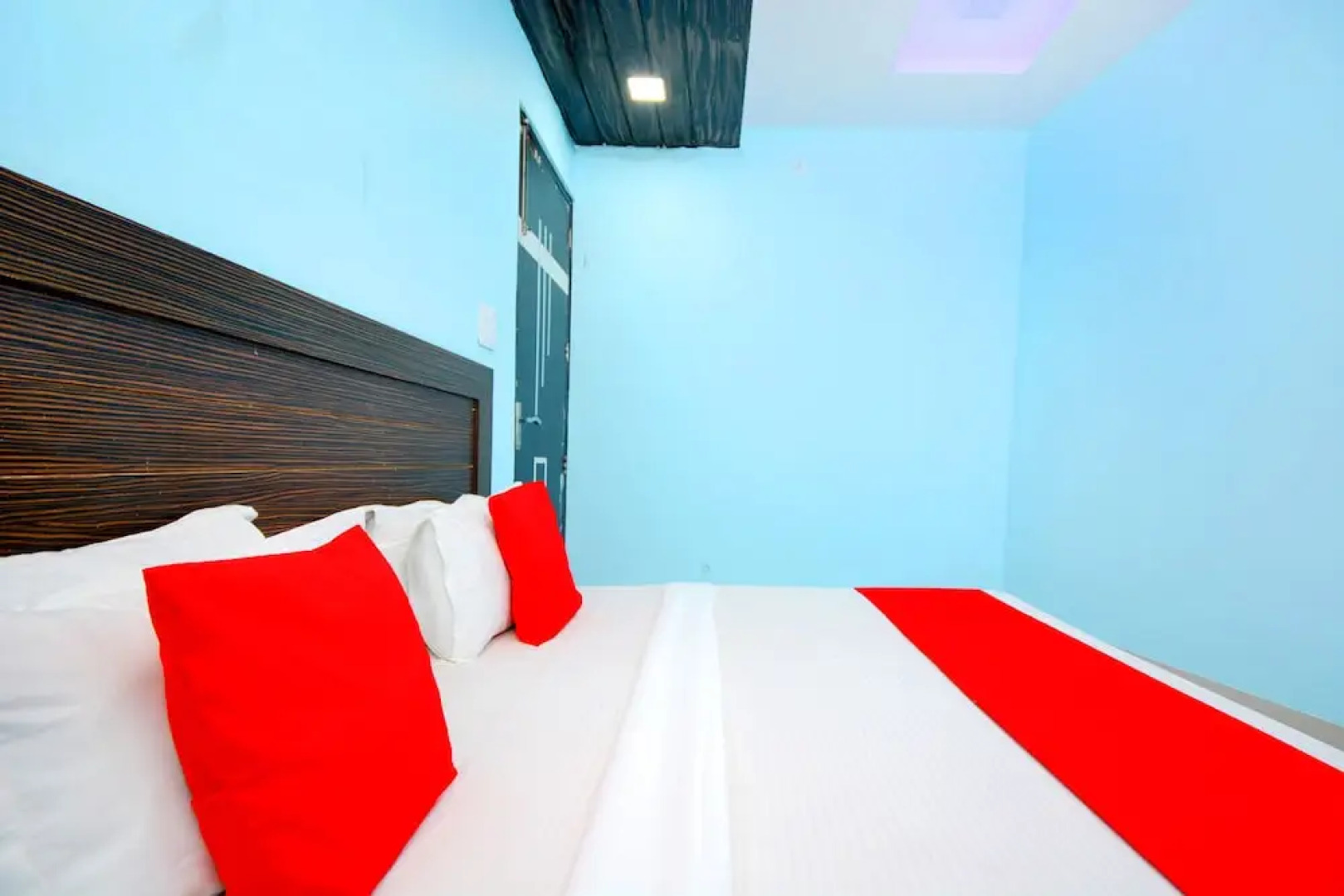 Hotel Royal Lifestyle By OYO Rooms