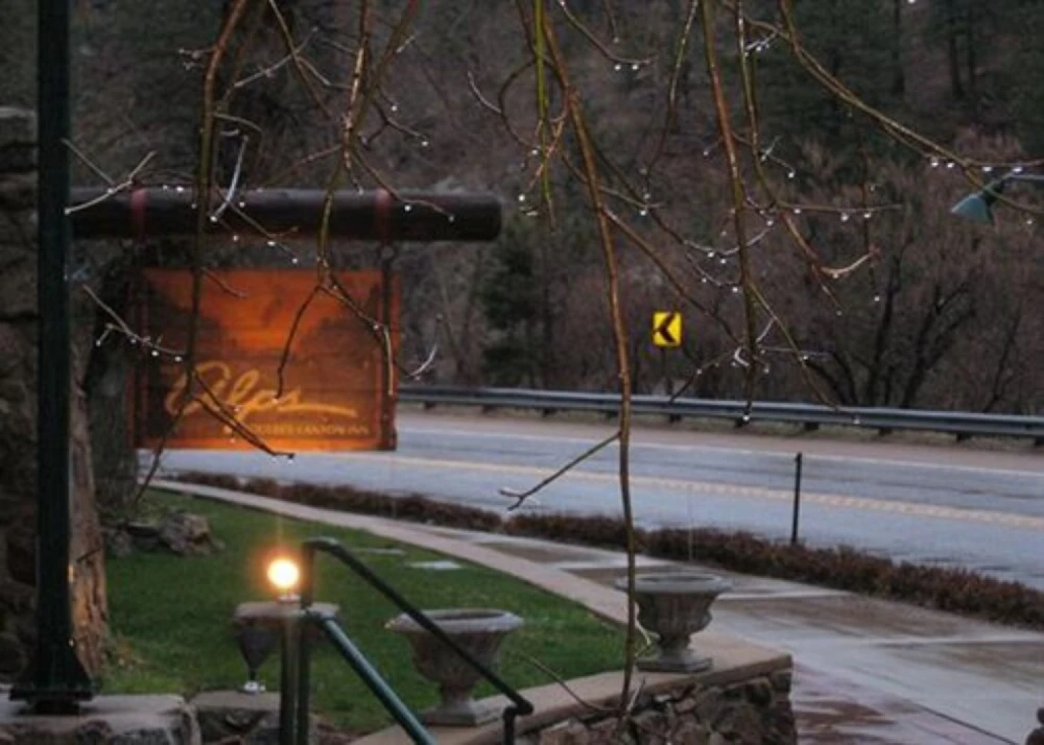 Alps Boulder Canyon Inn