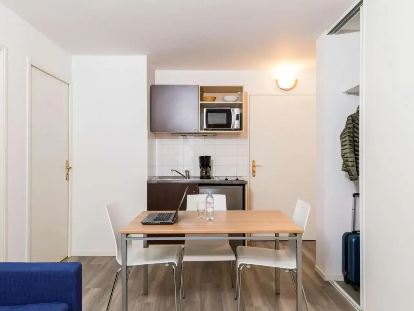 Rental Apartment Adagio Paris Clamart - Clamart 4 Persons - Pop 14612