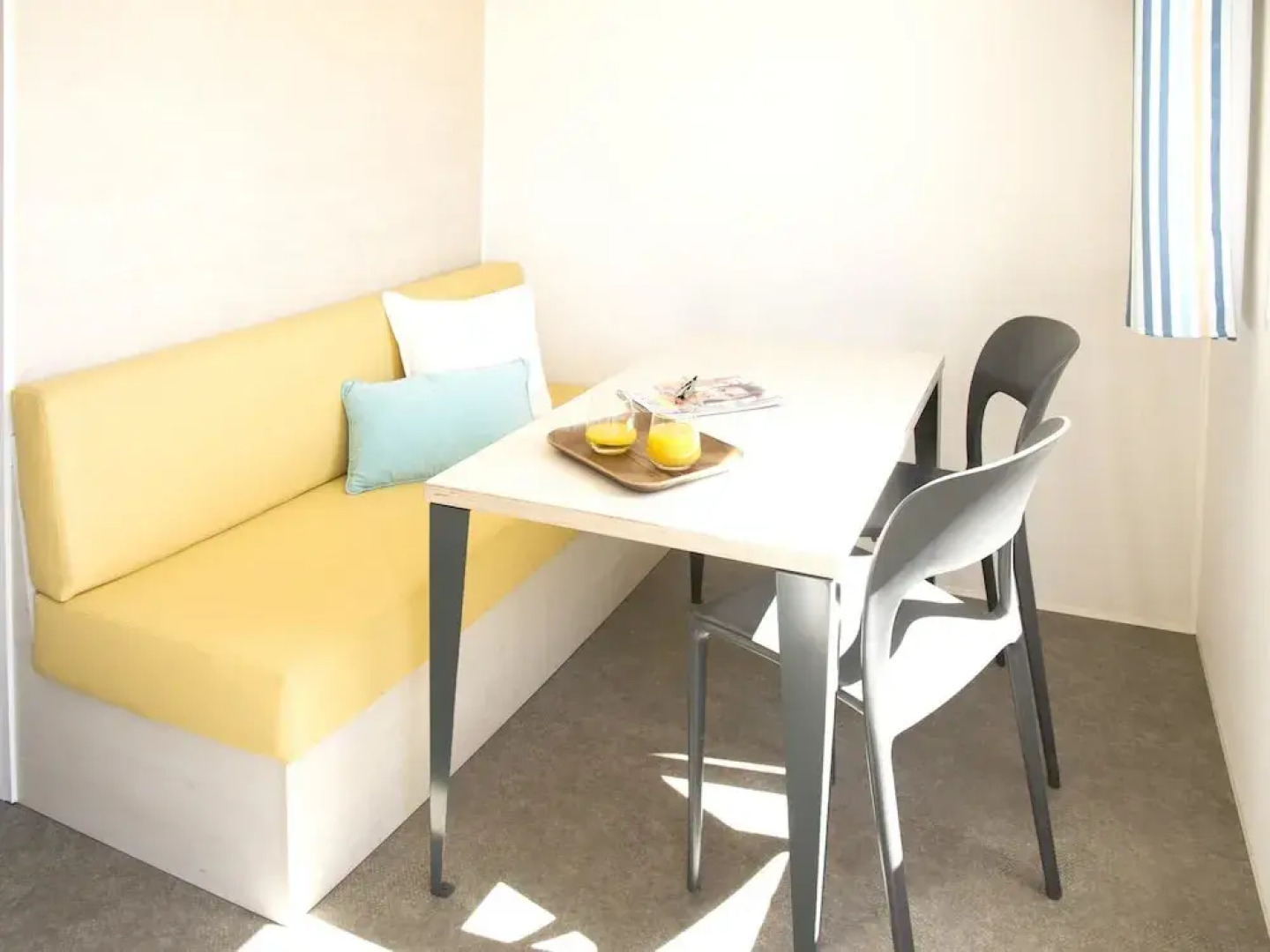 Bungalow With one Bedroom in Saint-privat-de-champclos, With Terrace - 130 km From the Beach