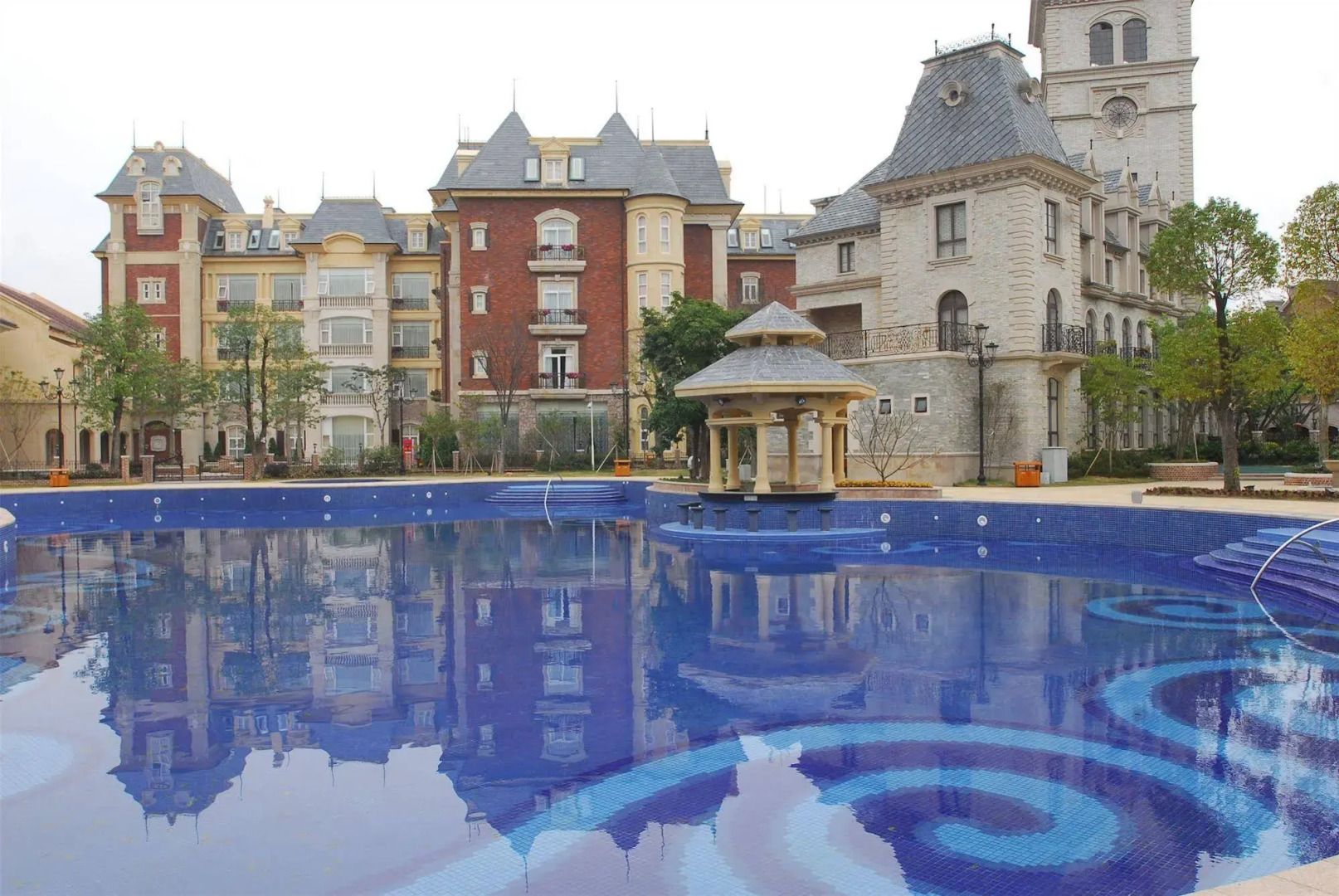 Dragon Lake Princess Hotel