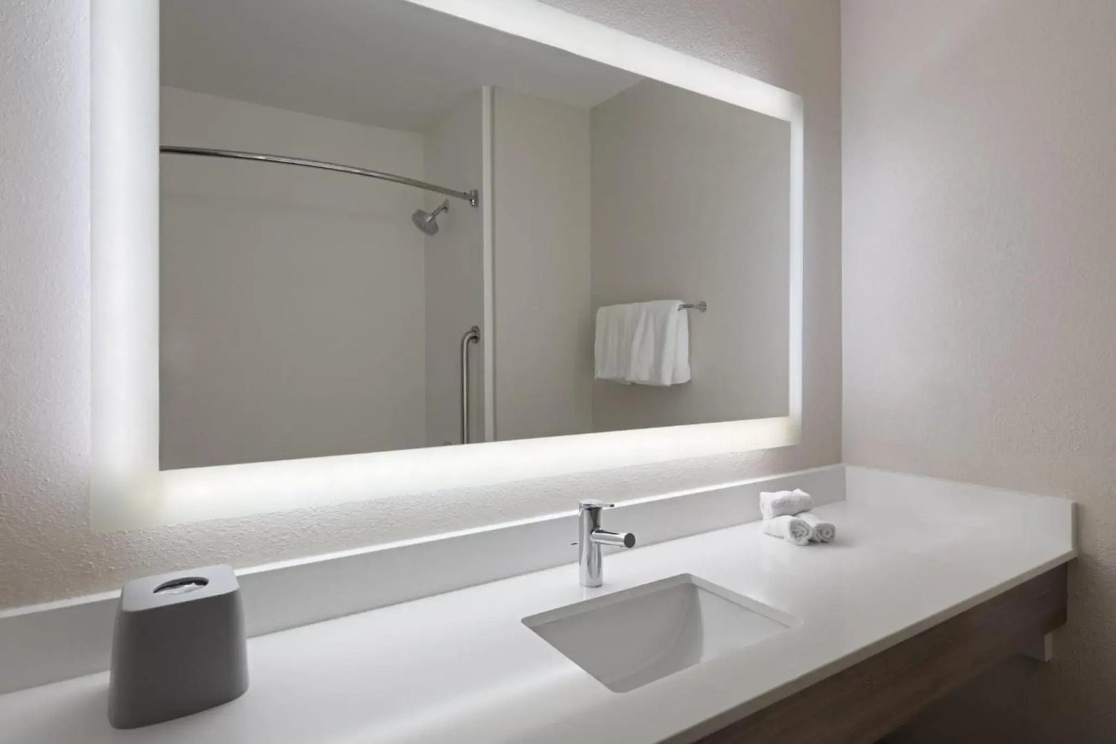 Holiday Inn Express Sheboygan-Kohler by IHG