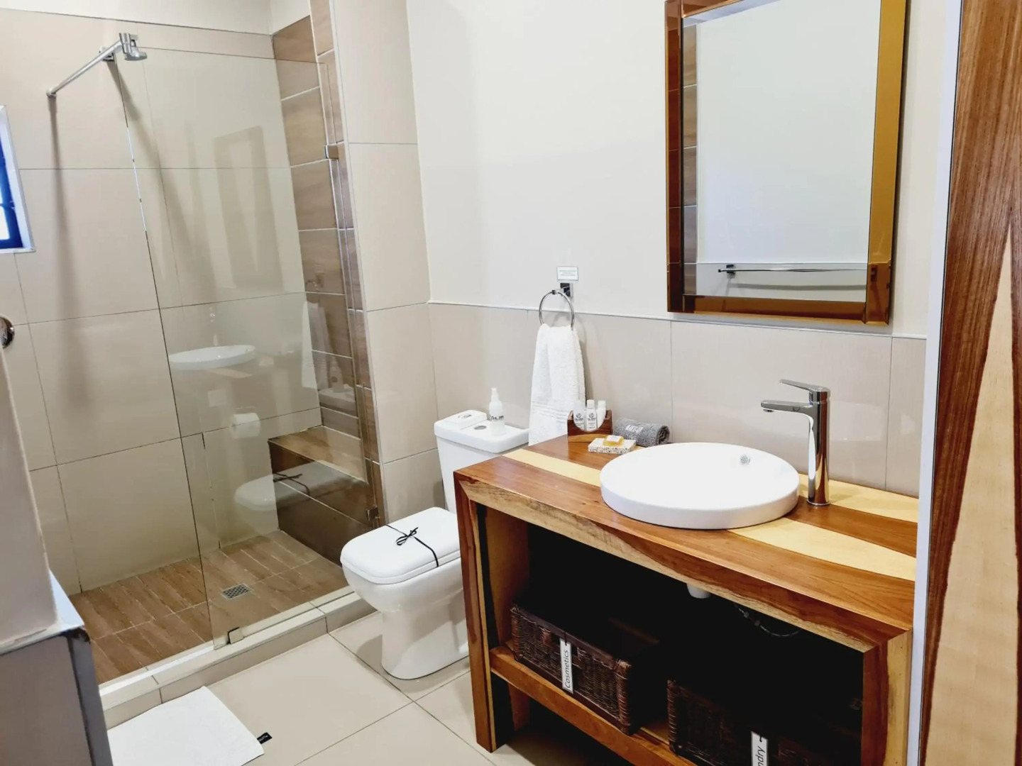 The Hank Guesthouse Pty Ltd