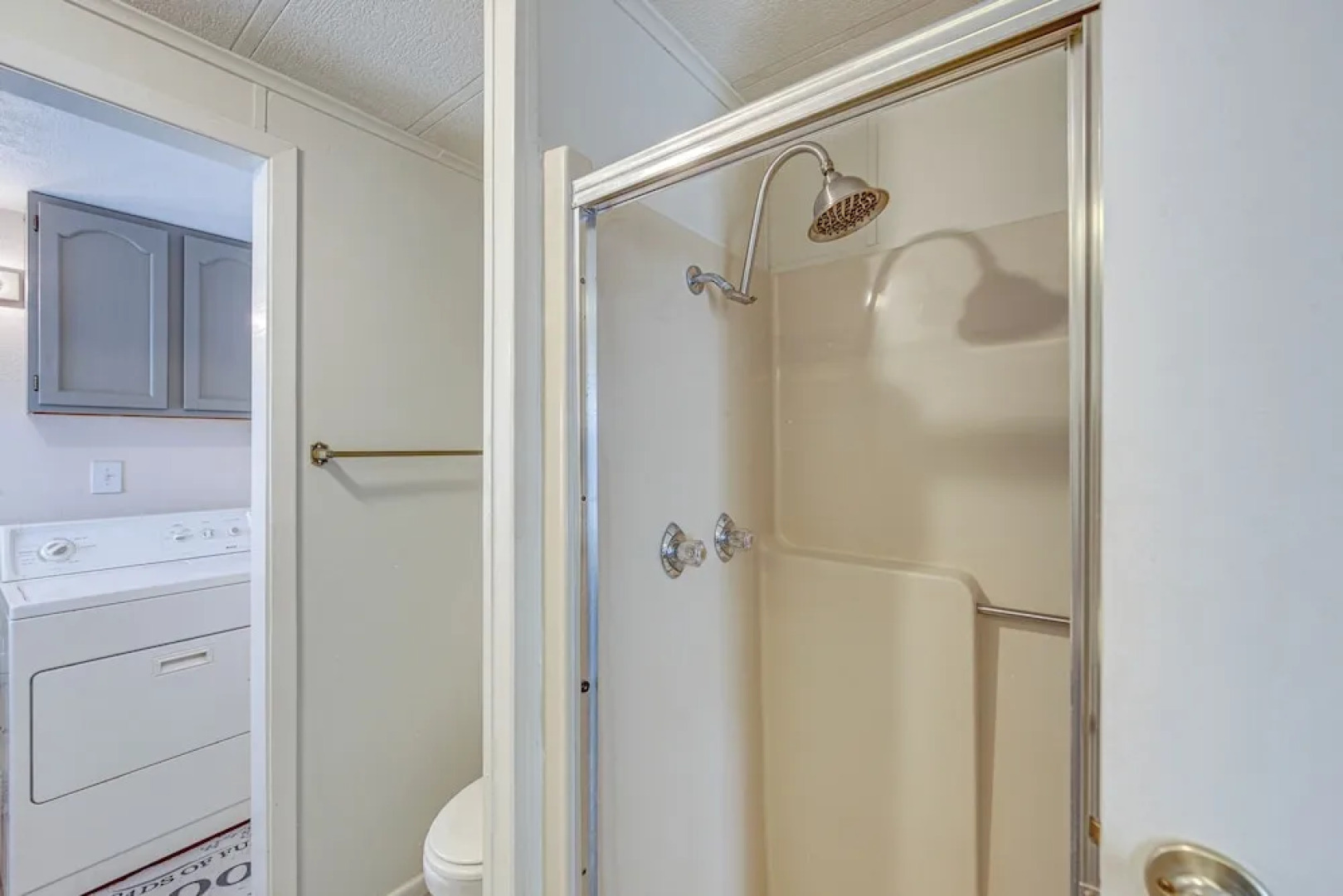 Lakefront Gun Barrel City Home w/ Dock & Deck