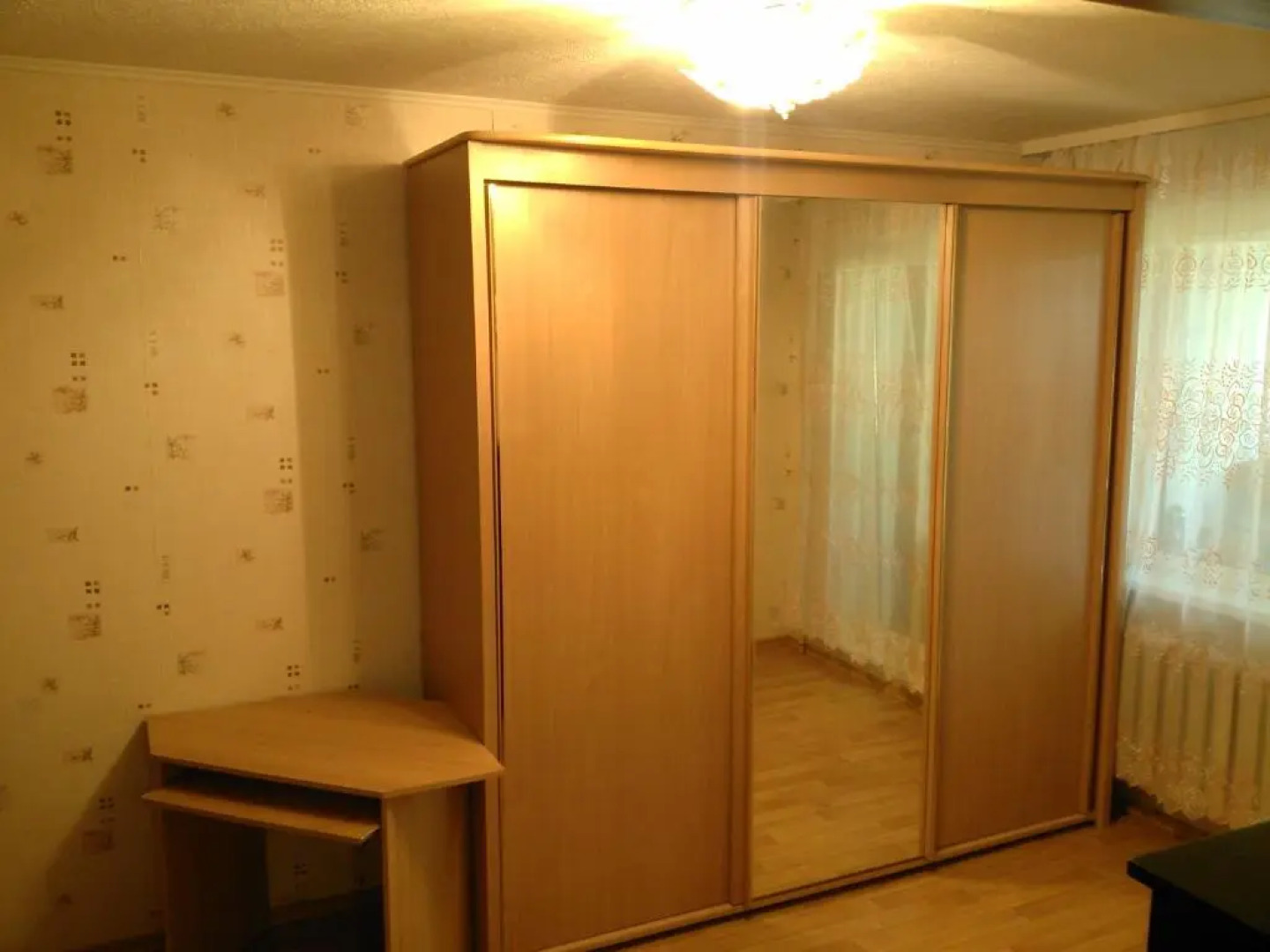 A comfortable 18m room with balcony