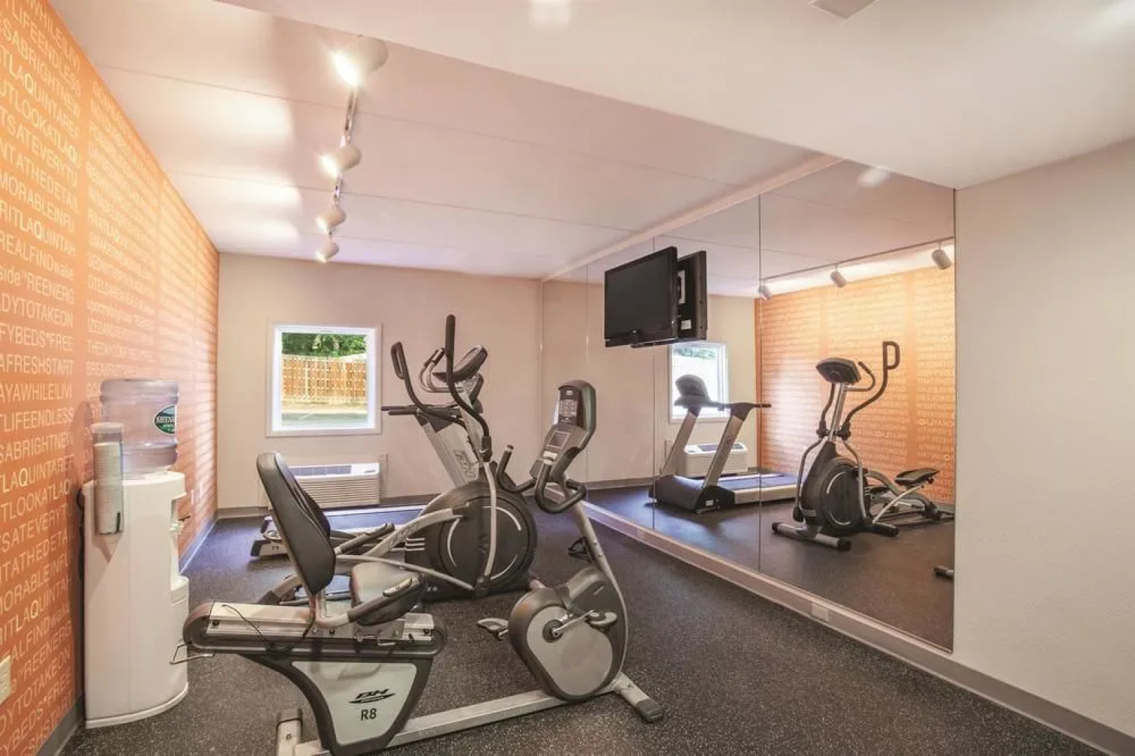 Clarion Pointe Charlottesville