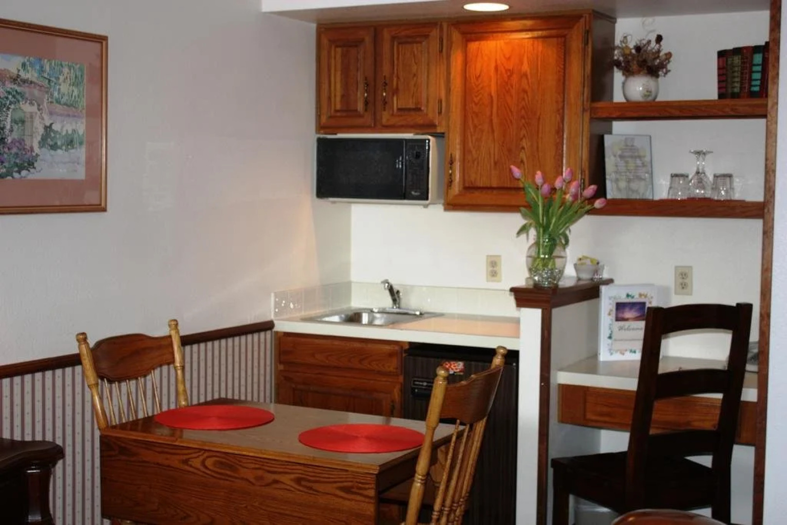 Lookout Inn GuestHouse and Suites