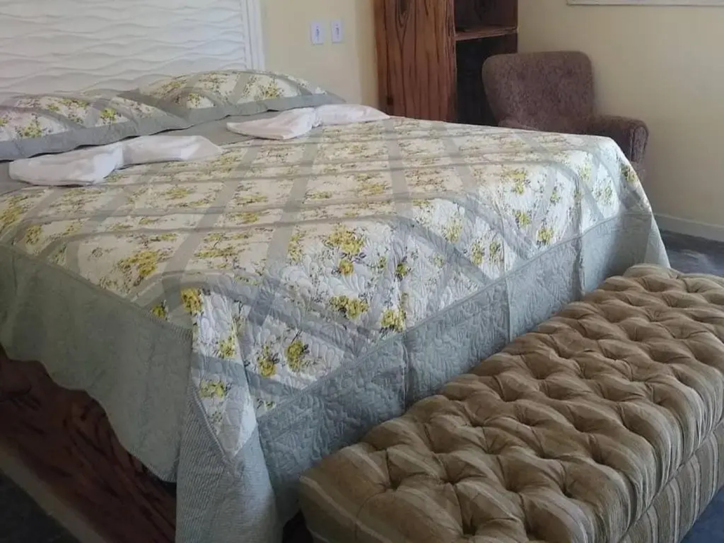 Belezas do Monte- Lá na Roça - Chalé & Suítes