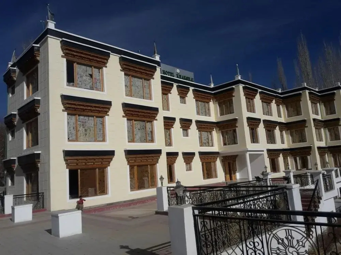 Hotel Khakshal Chubi