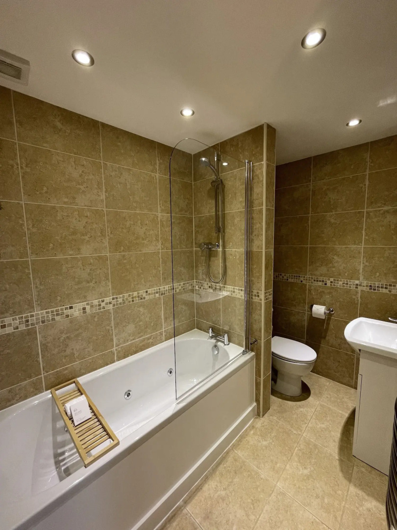 Wheatlands Lodge - Bed & Breakfast