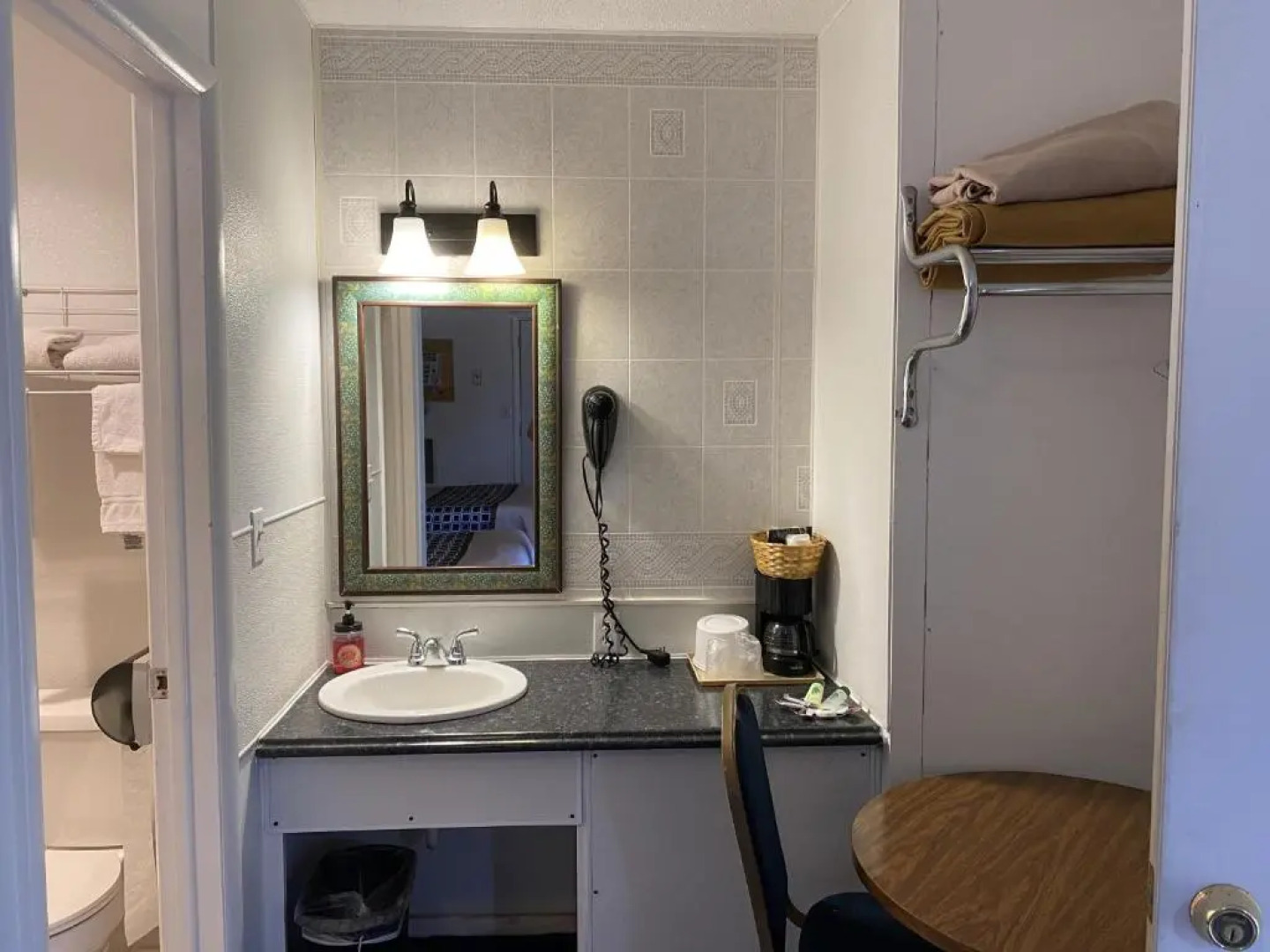 Knights Inn Fairview