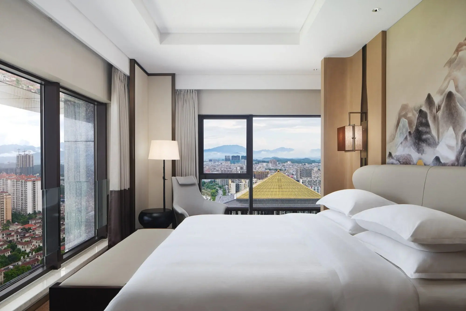 Sheraton Yunfu Xinxing Hotel
