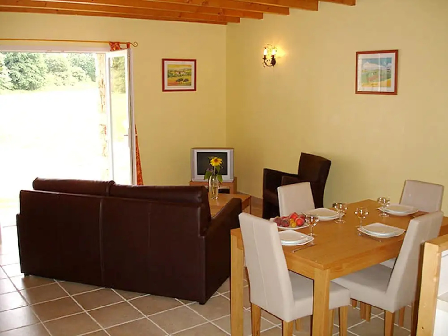 House With 2 Bedrooms in Saint-vincent-la-châtre, With Pool Access, Fu