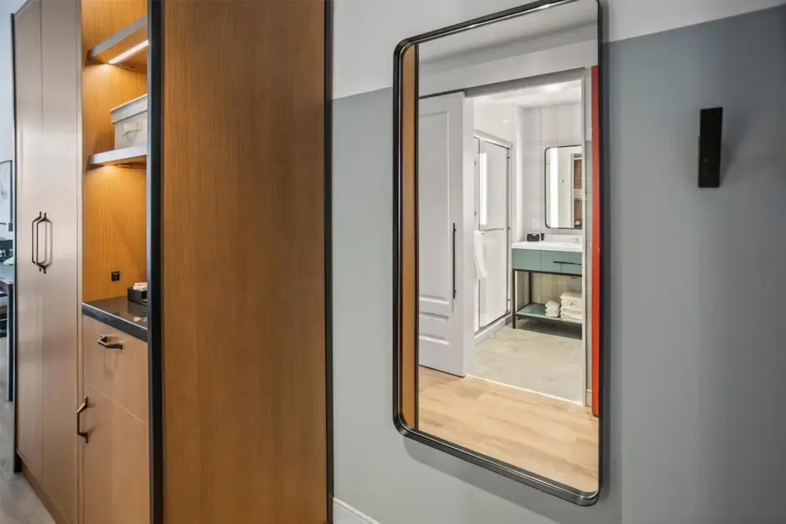 The Highlander at Radford, Tapestry Collection by Hilton