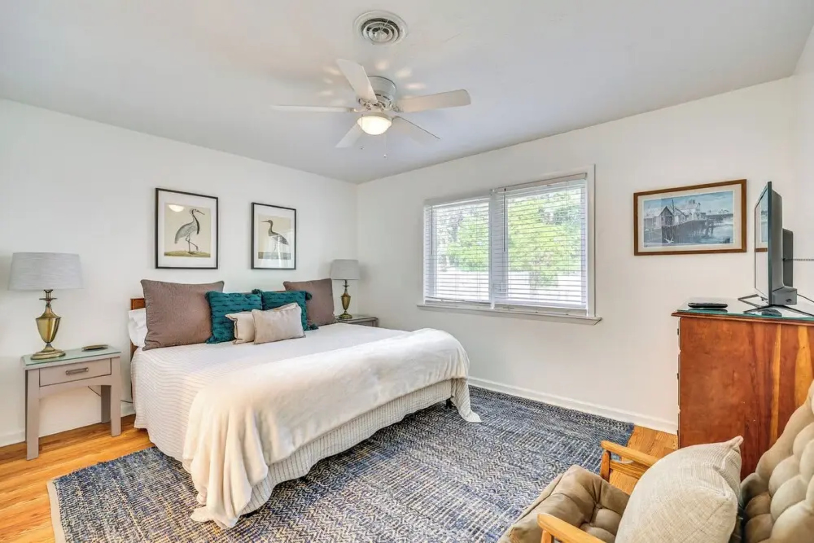 Oak Island Cottage: Minutes to Long Beach!