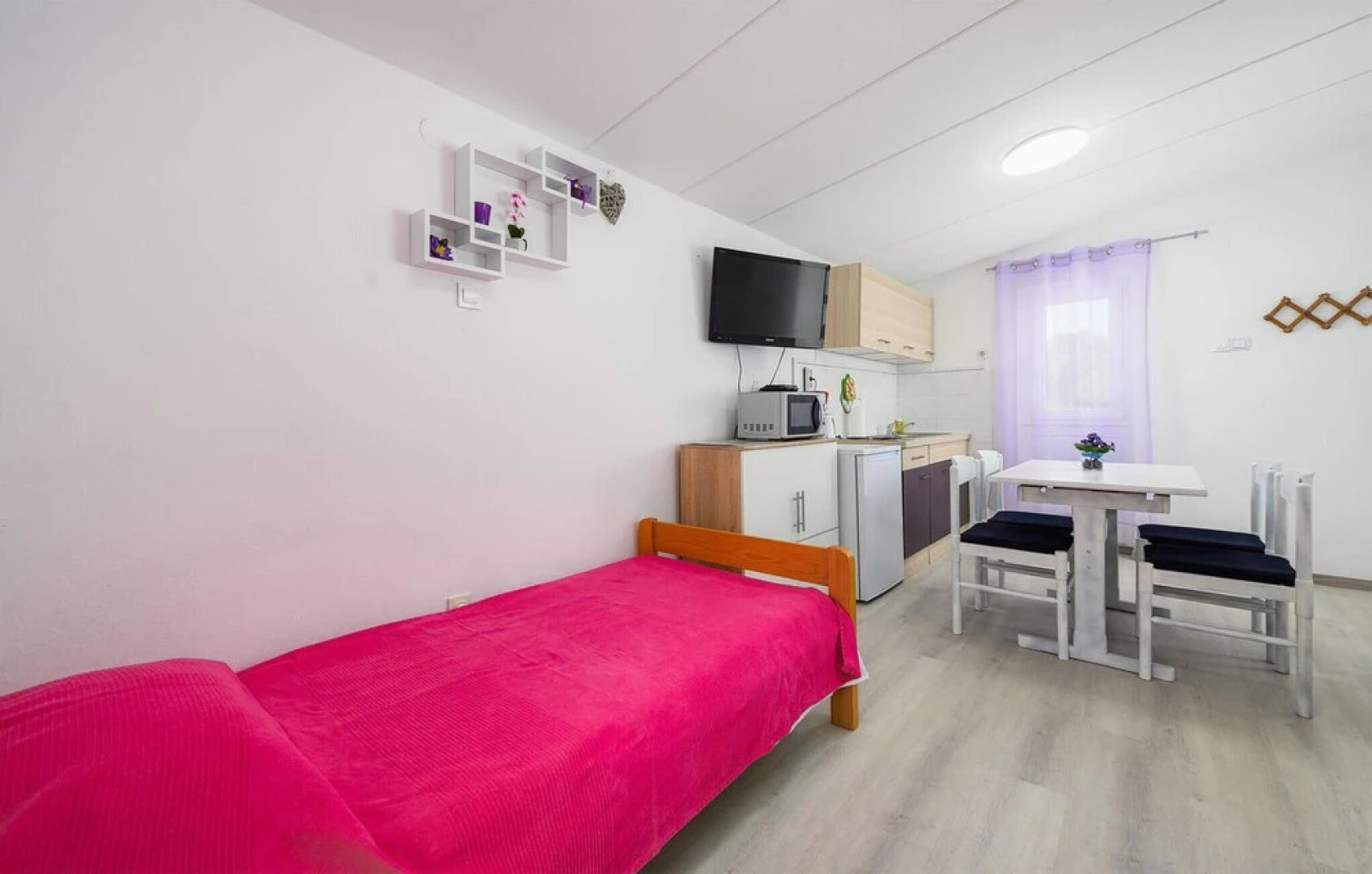 Stunning Home in Tar With Wifi and 0 Bedrooms